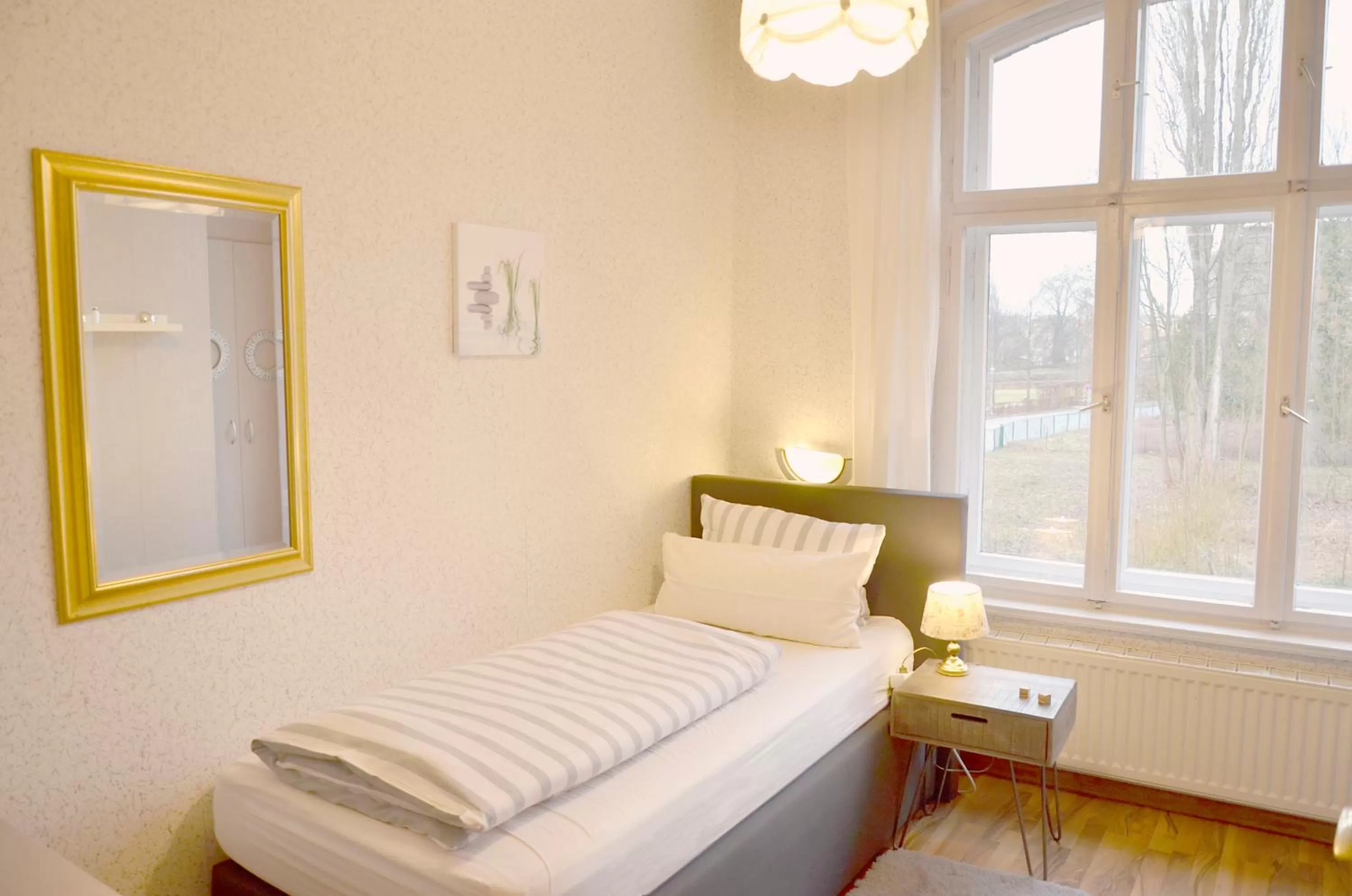 Bed in Pension zur Neiße