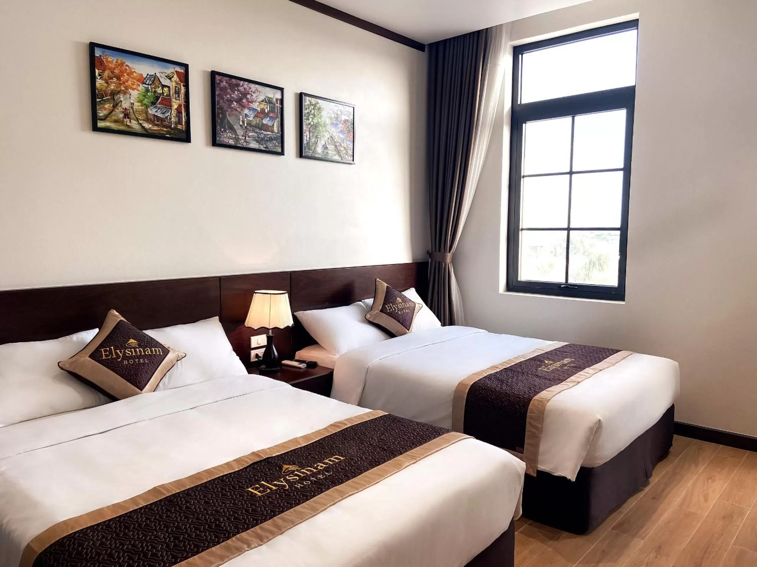 Deluxe Twin Room in Elysinam Boutique Hotel Ha Long
