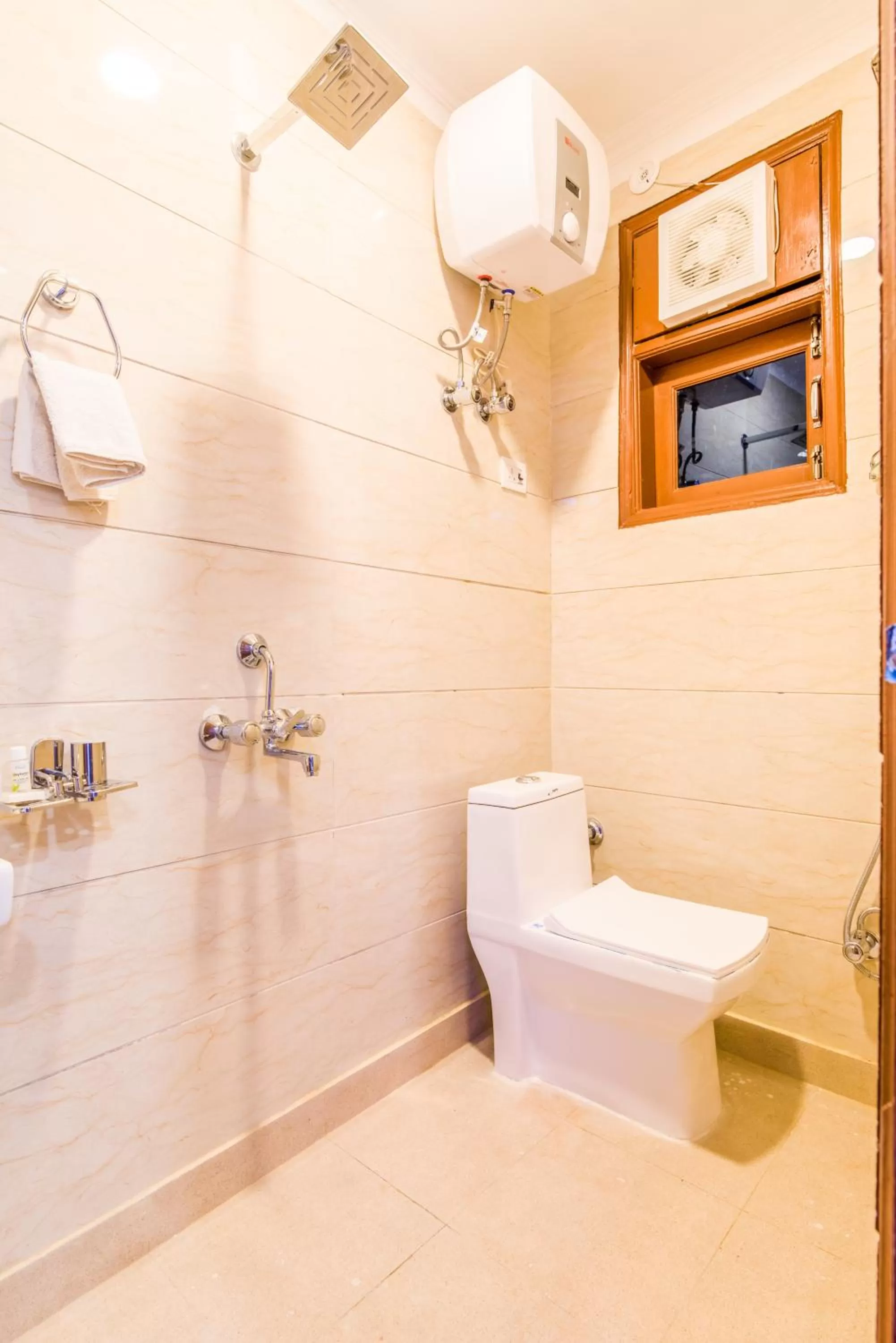 Shower in Hotel Festival Mahipalpur At Delhi Airport