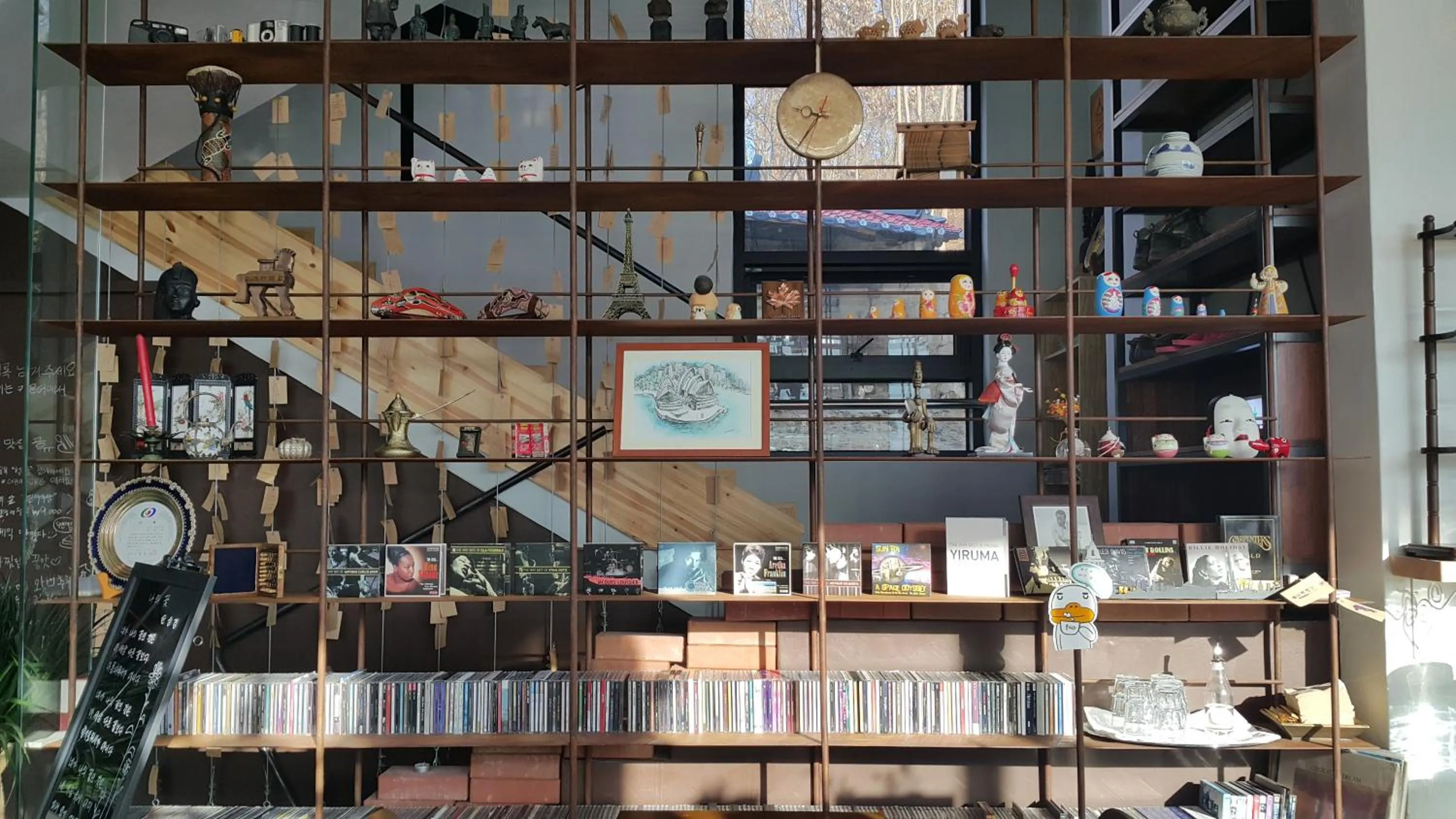 Library in Andong Poong-gyung HOSTEL n LIBRARY