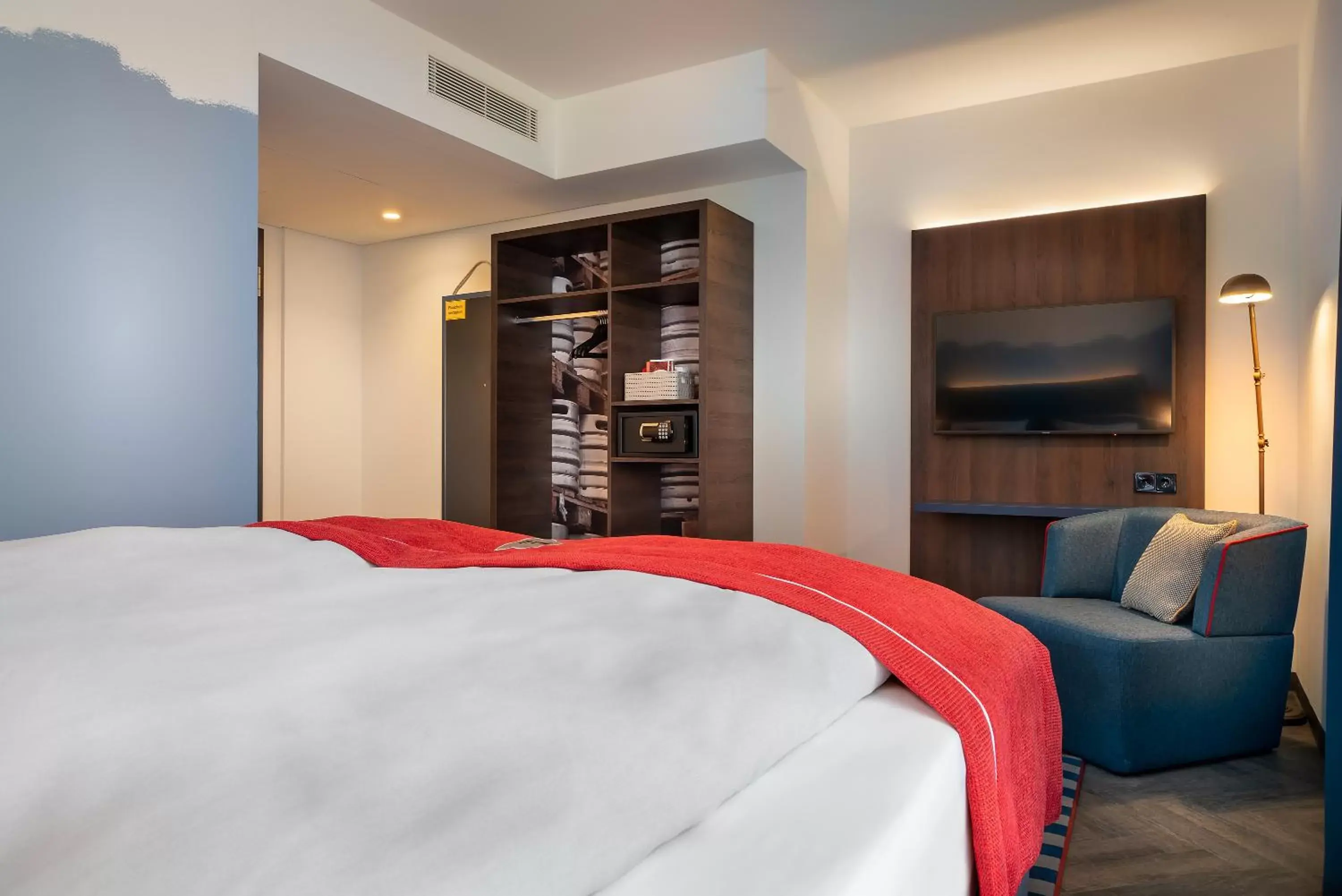 Superior Triple Room in Holiday Inn - the niu, Keg Hamburg Ost by IHG Superior Triple Room in Holiday Inn - the niu, Keg Hamburg Ost by IHG