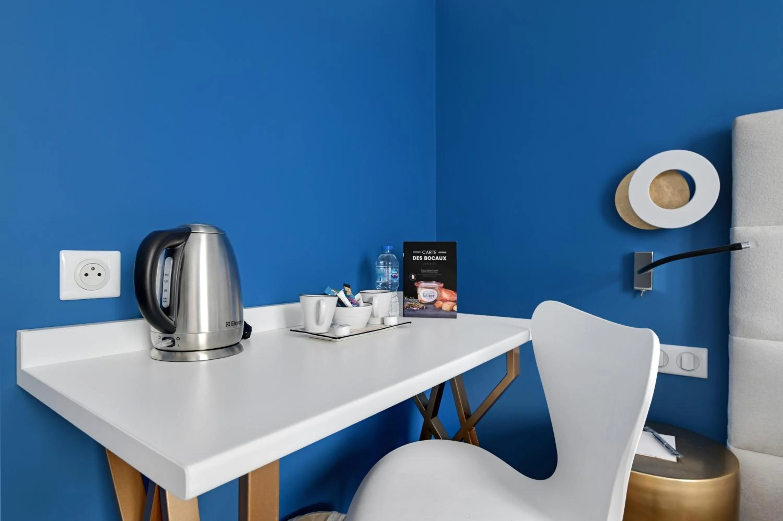 Coffee/tea facilities in Hotel Elysees Opera