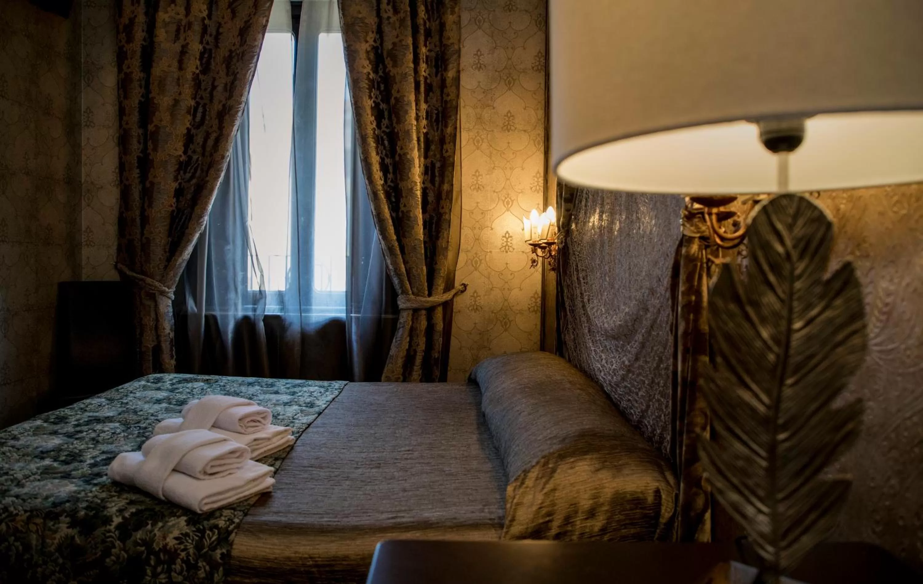 Bedroom, Bed in Antica Dimora Delle Cinque Lune