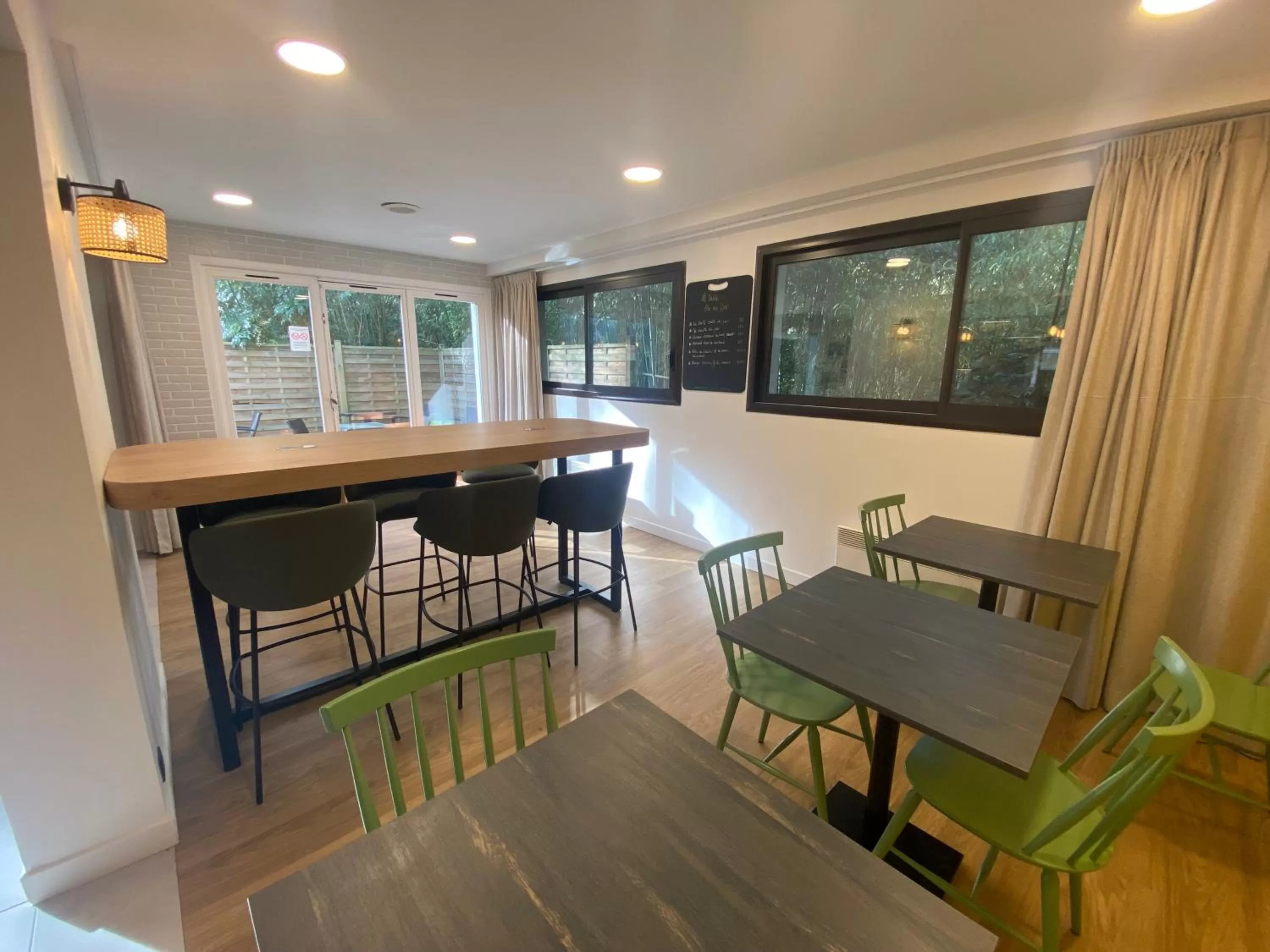 Restaurant/places to eat in Campanile Nantes ~ Rezé Aéroport