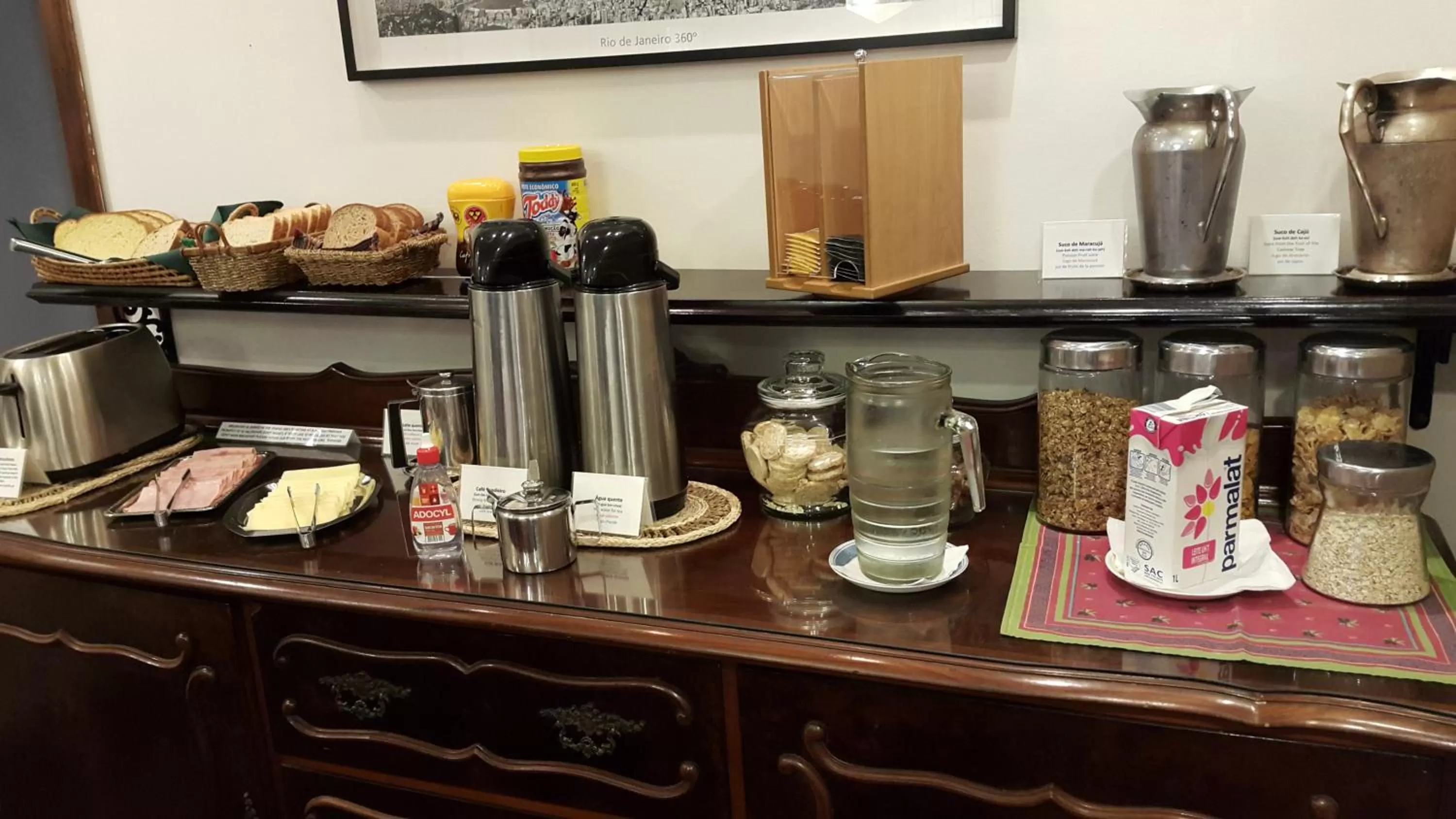 Buffet breakfast in O Veleiro Bed and Breakfast