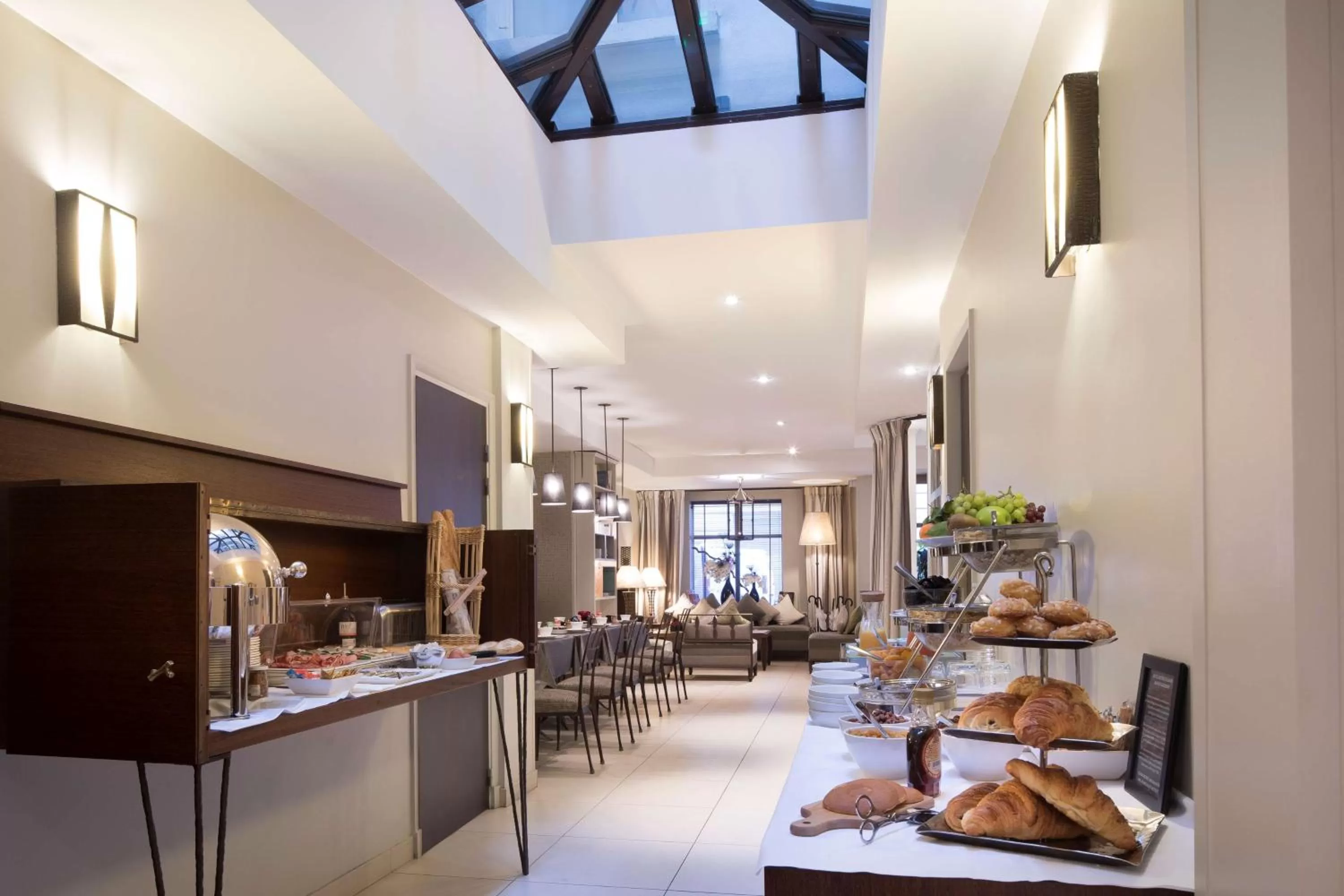 Restaurant/places to eat in Hôtel Paris Louvre Opéra