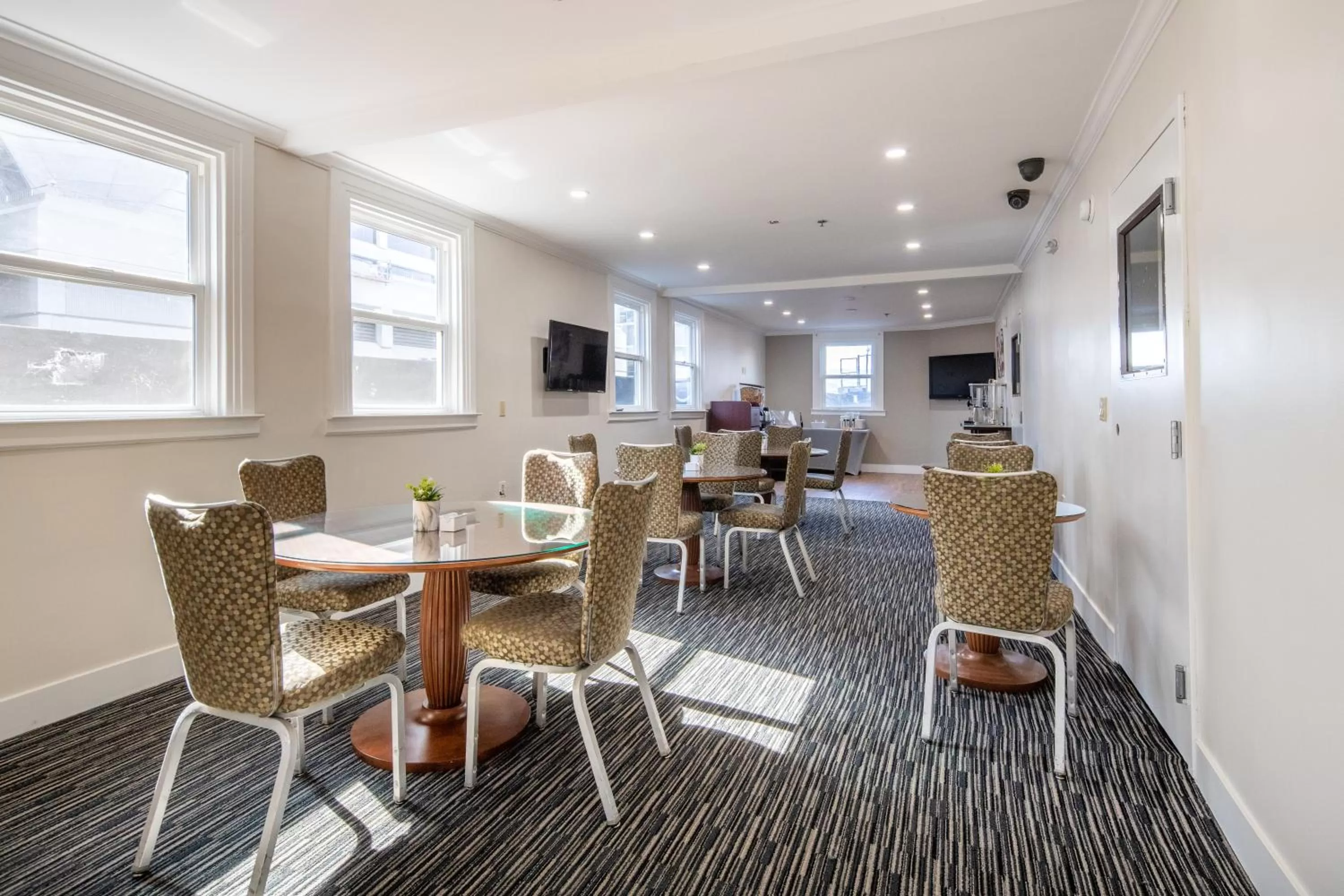 Restaurant/places to eat in Inn@Market