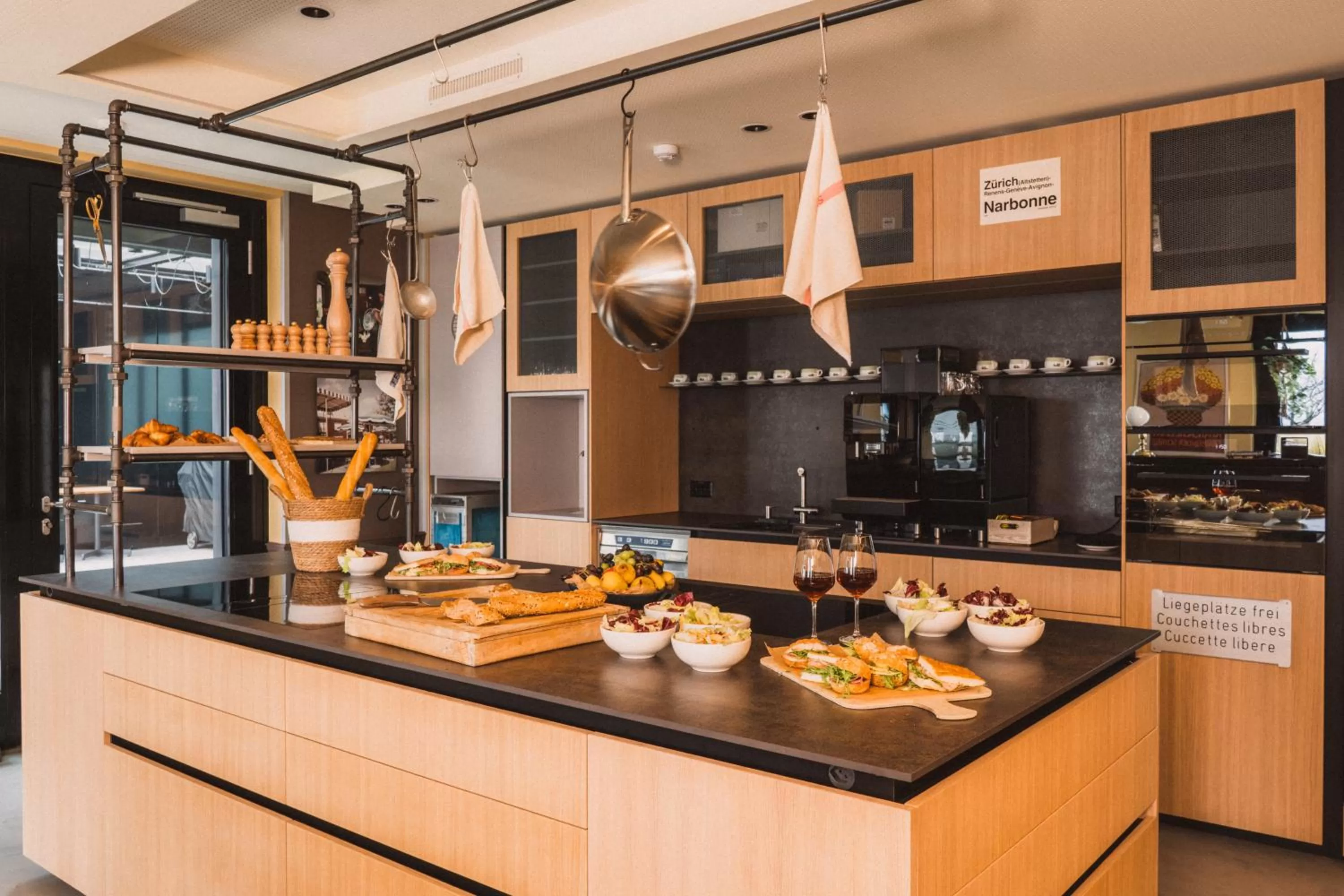 kitchen, Kitchen/Kitchenette in aja Zürich