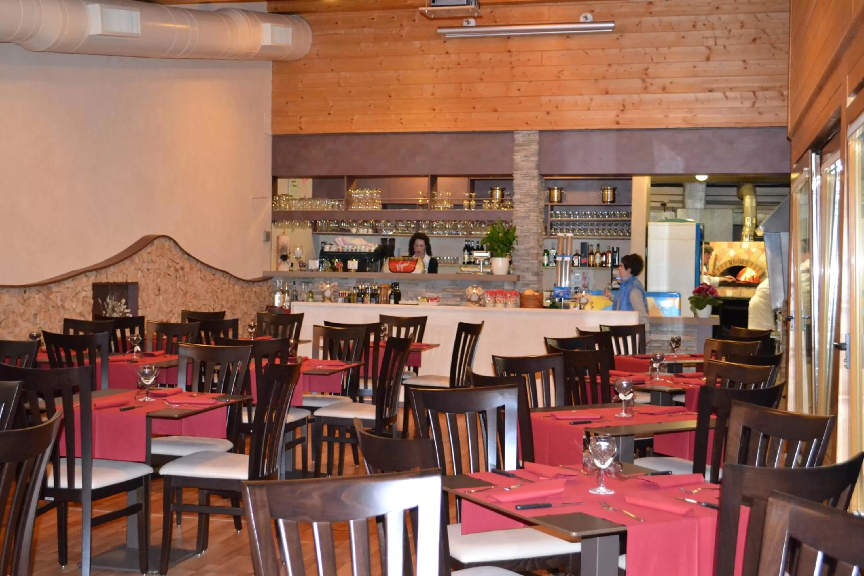 Restaurant/places to eat in Hotel Aurora