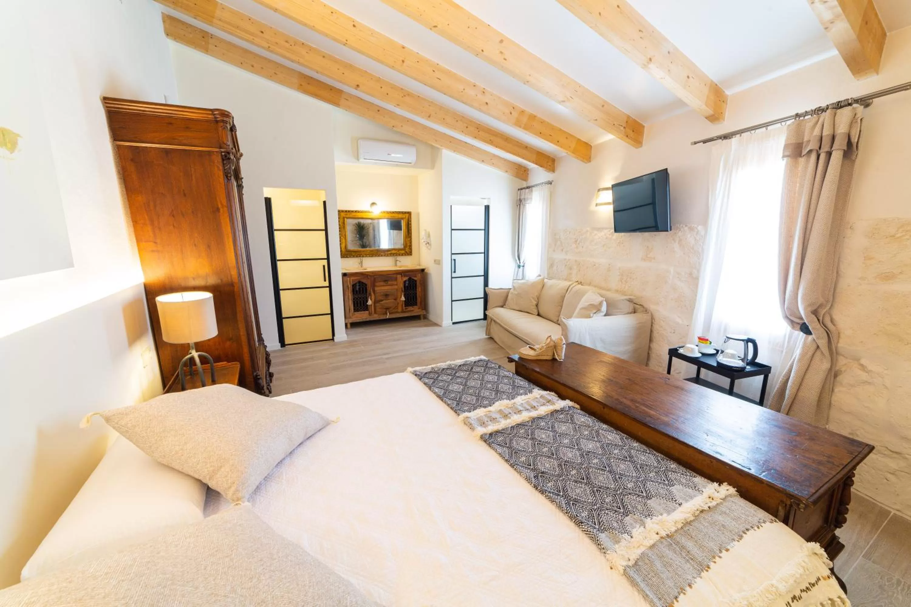 TV and multimedia, Bed in Flor de Mandarina