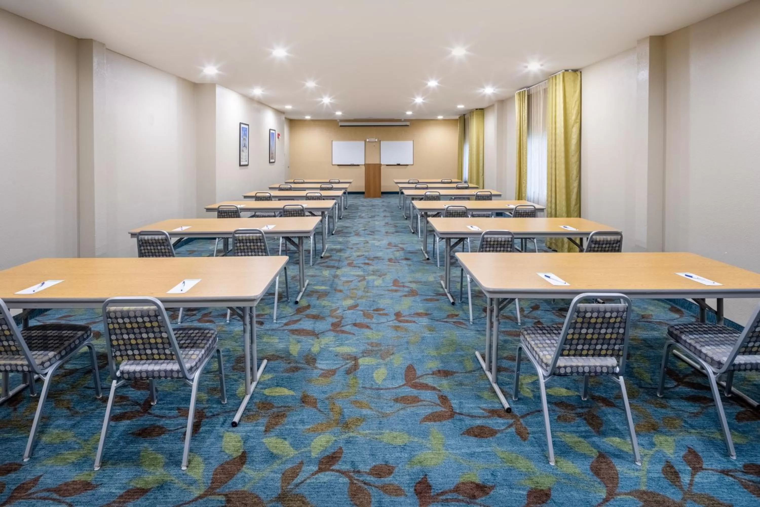 Meeting/conference room in Candlewood Suites Windsor Locks by IHG
