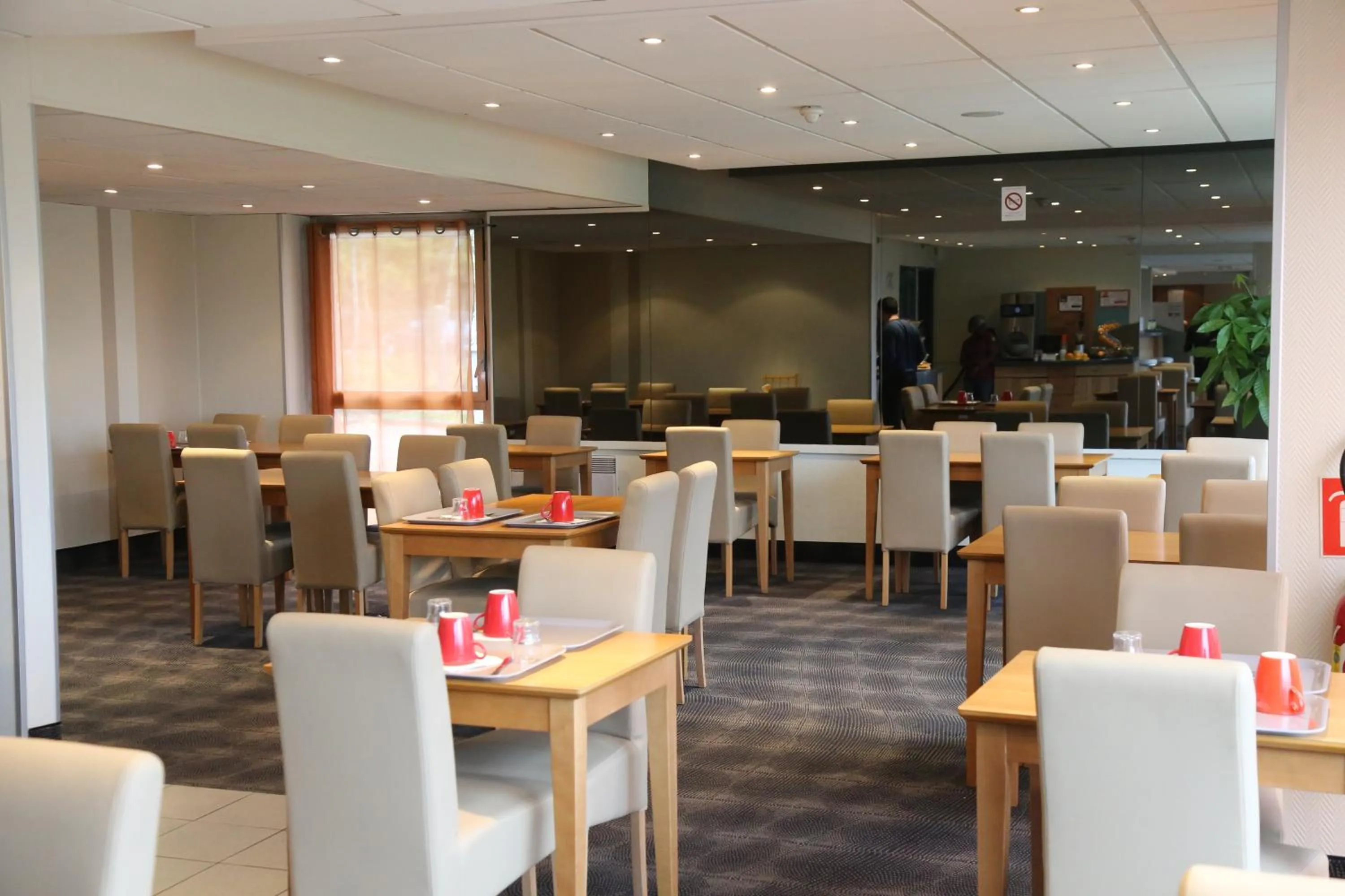 Restaurant/places to eat in ibis Styles Orléans