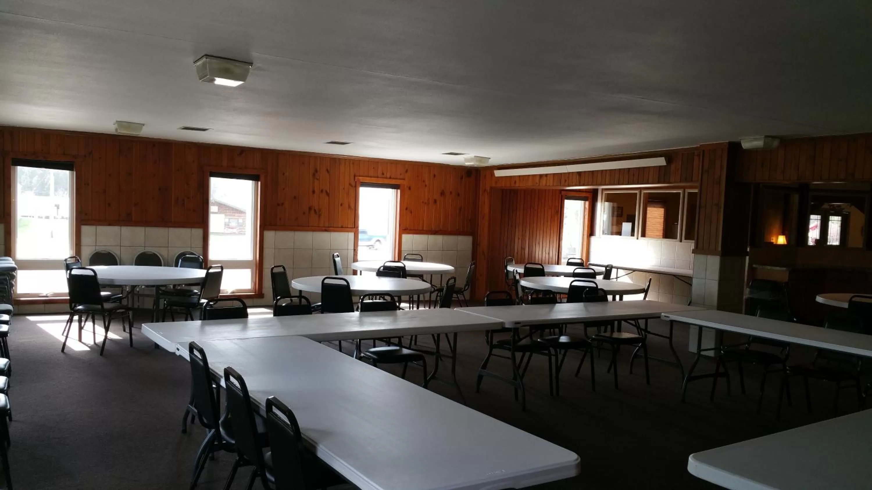 Meeting/conference room in Woodland Inn & Suites