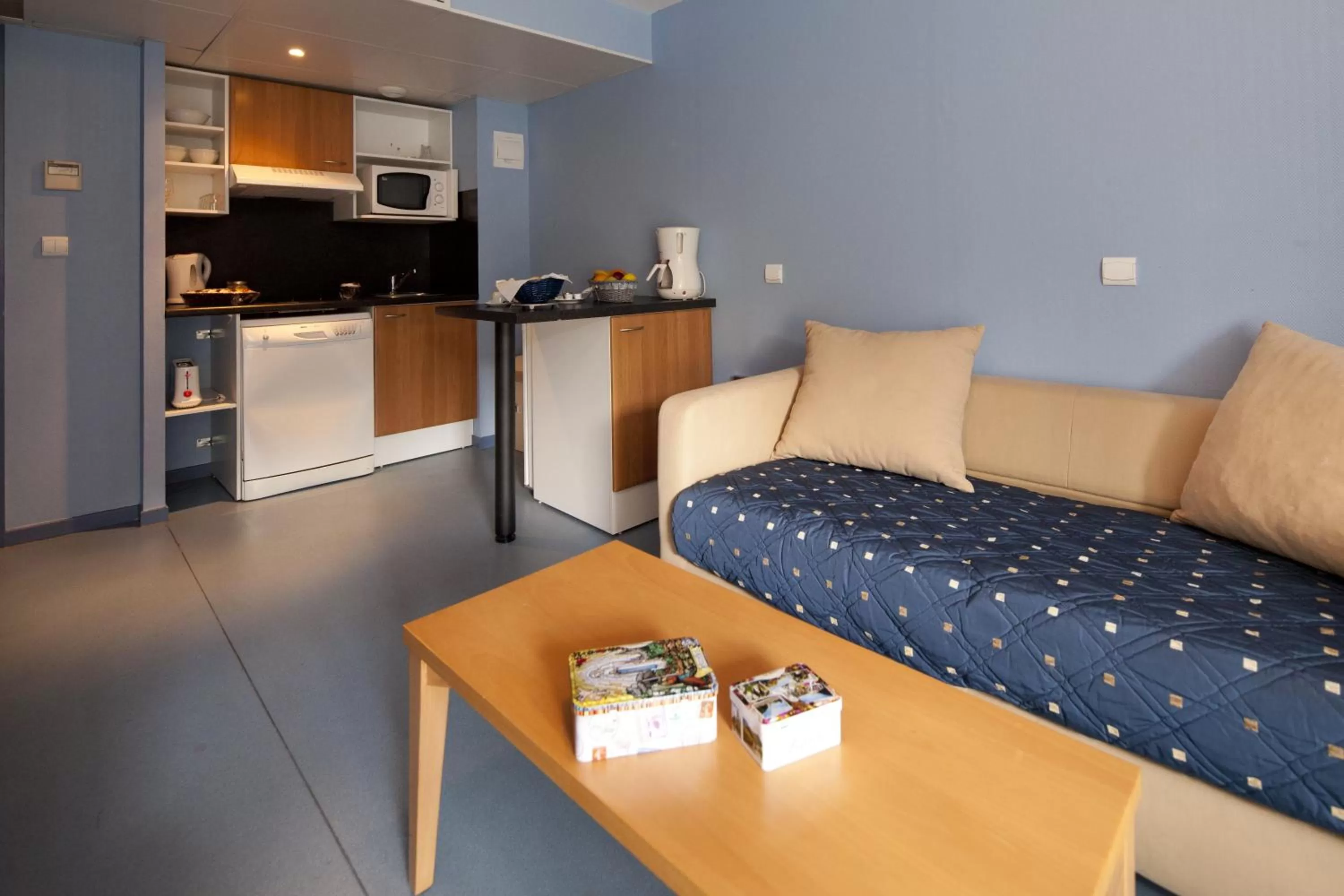 Living room in Villa Mariale by Popinns