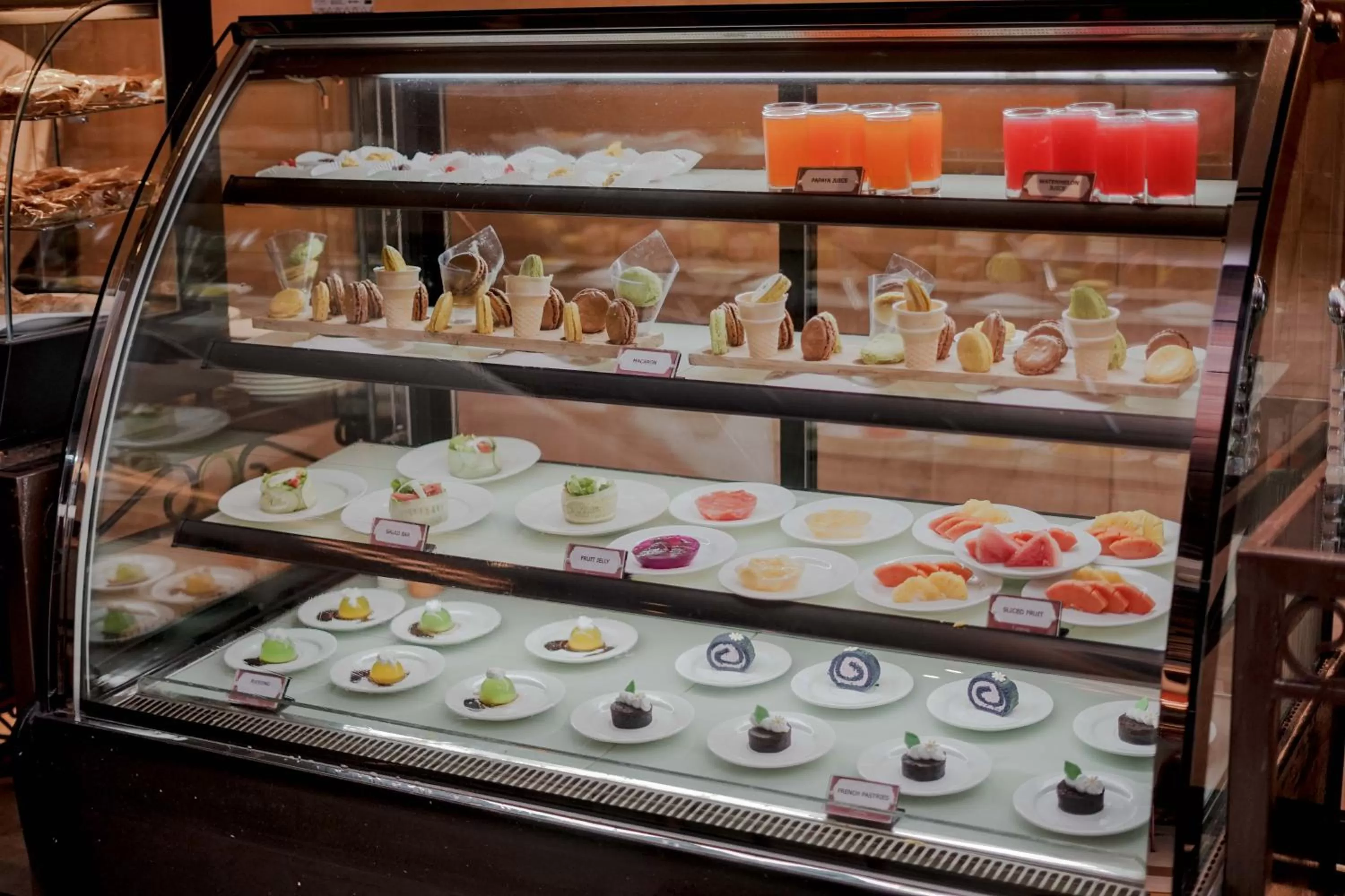 Restaurant/places to eat in Grand Dafam Braga Bandung