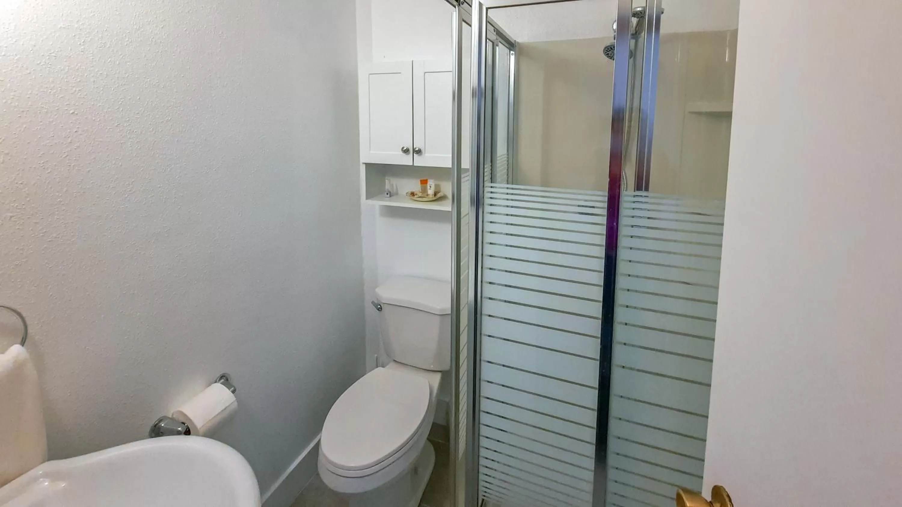 Bathroom in Edelweiss Inn Nova Scotia