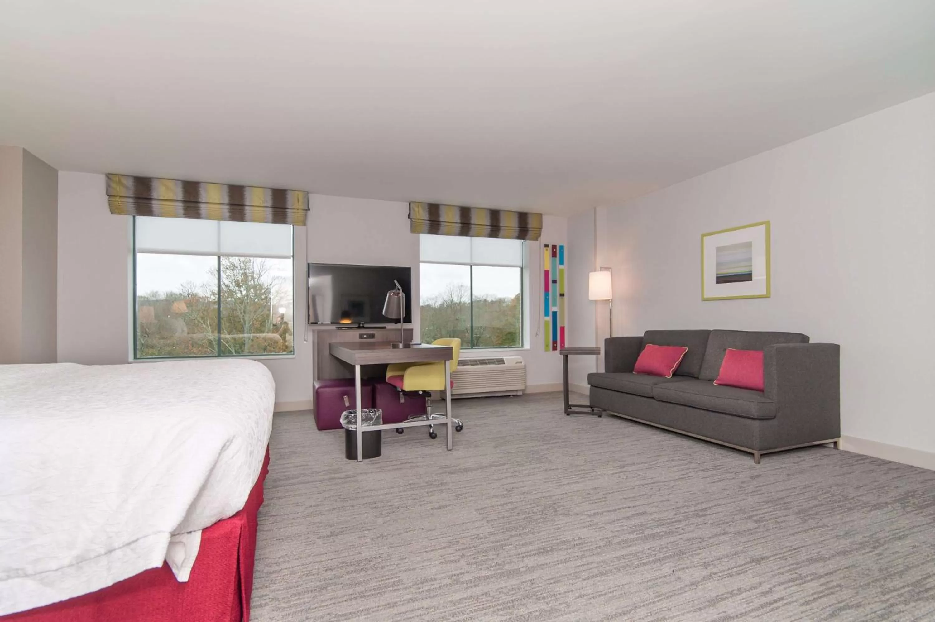 Bedroom, Bed in Hampton Inn Norwich