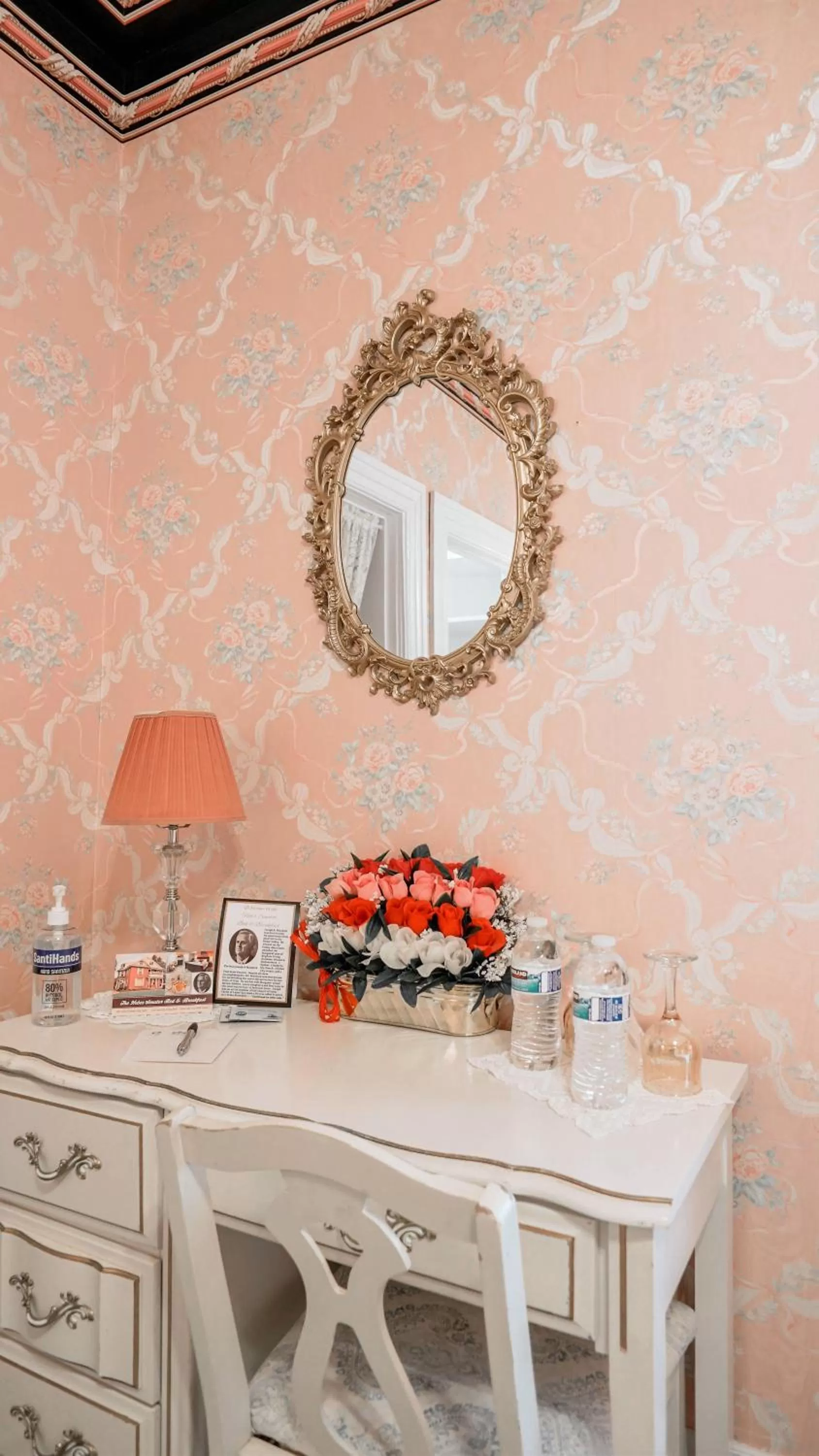 Seating area in Heber Senator Bed and Breakfast