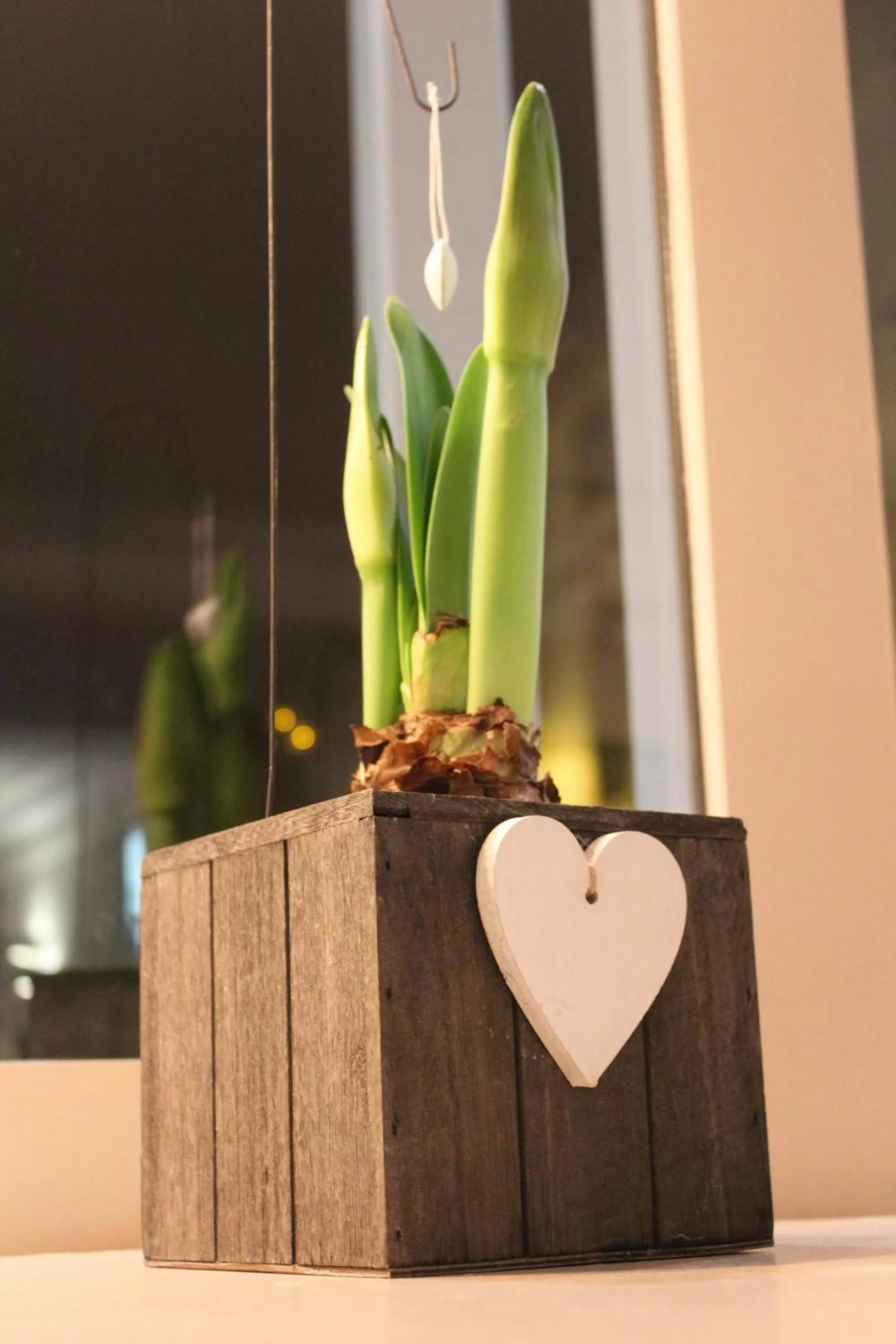 Decorative detail in Les Glycines