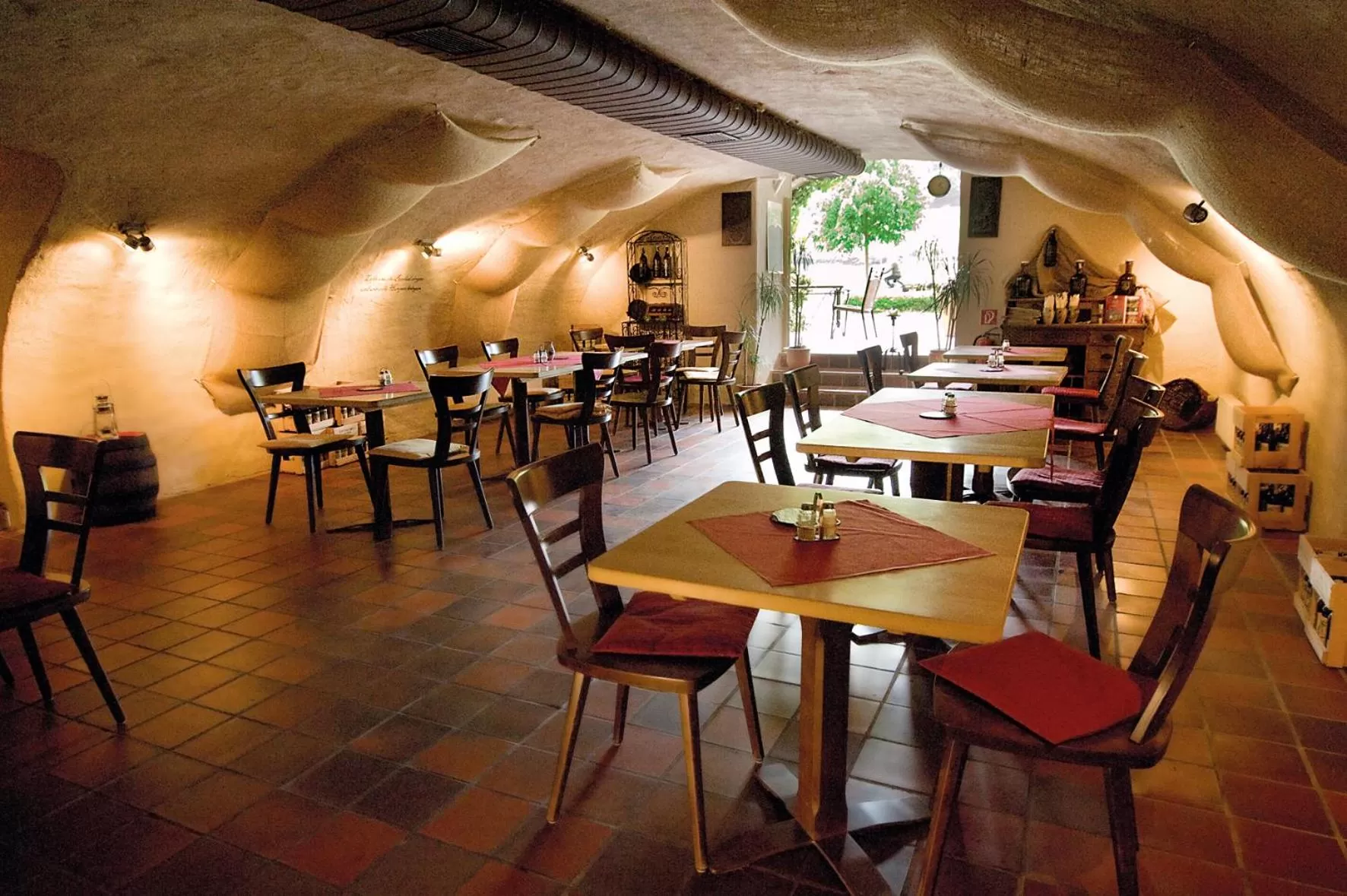 Restaurant/places to eat in Weinhotel St. Stephanus