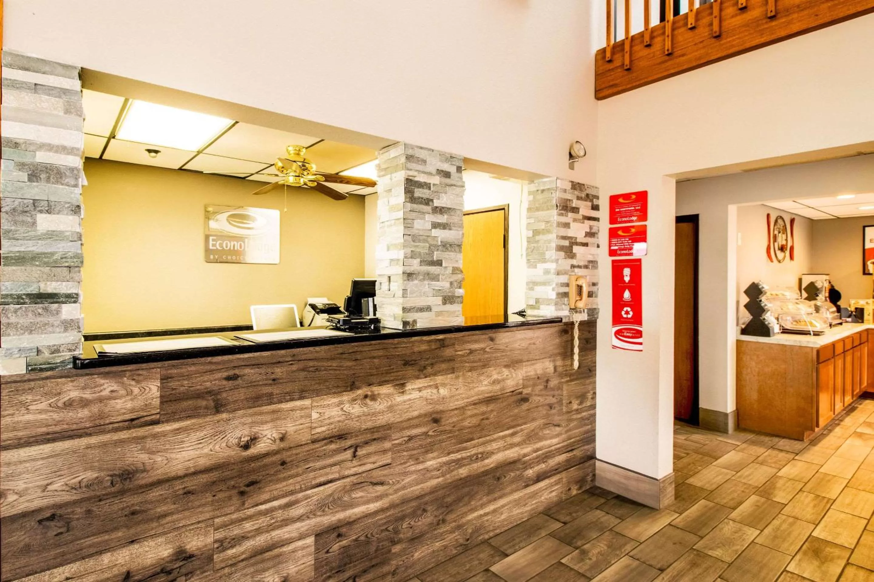 Lobby or reception in Econo Lodge Watertown