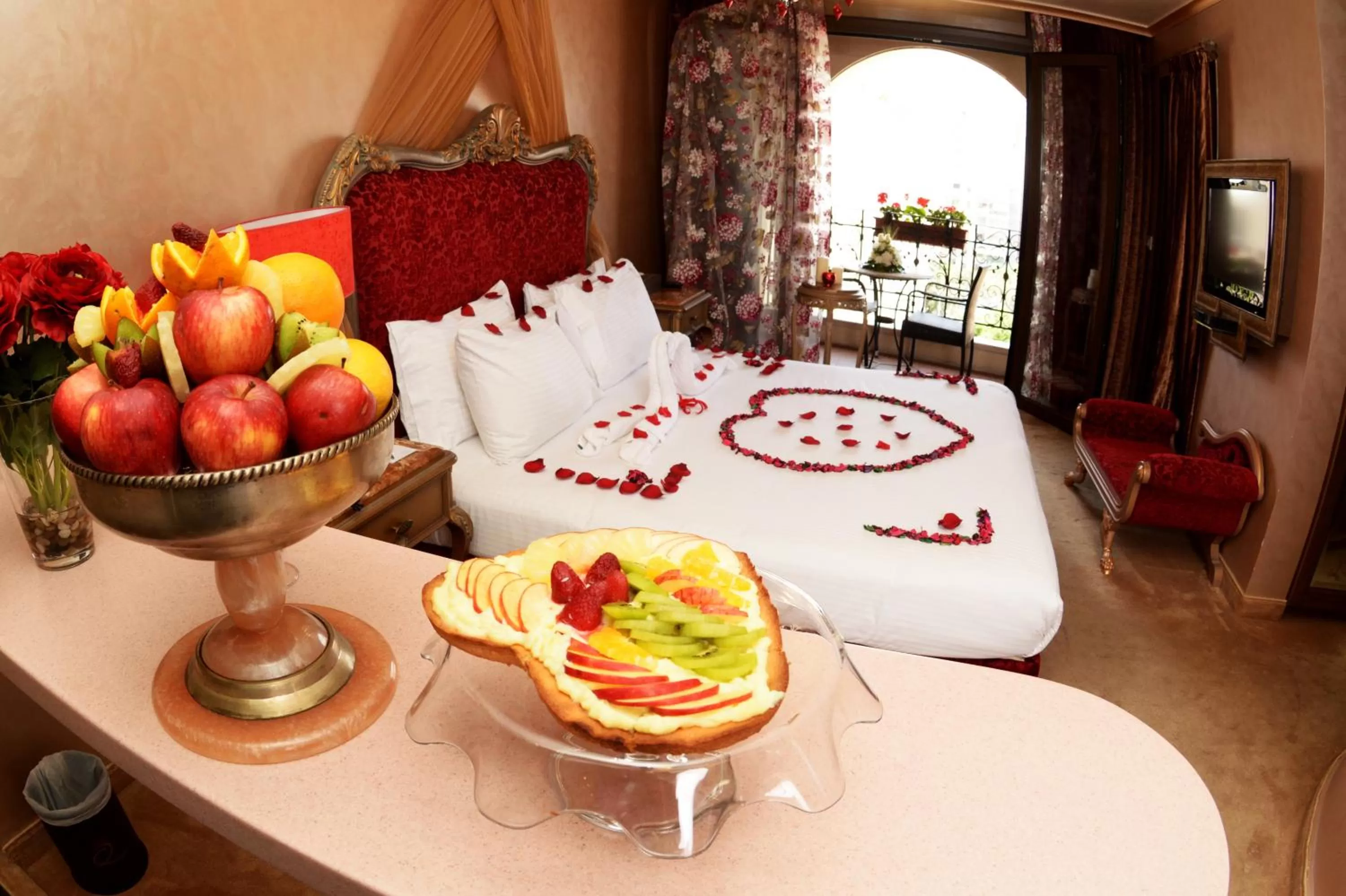 Photo of the whole room, Bed in Q Hotel