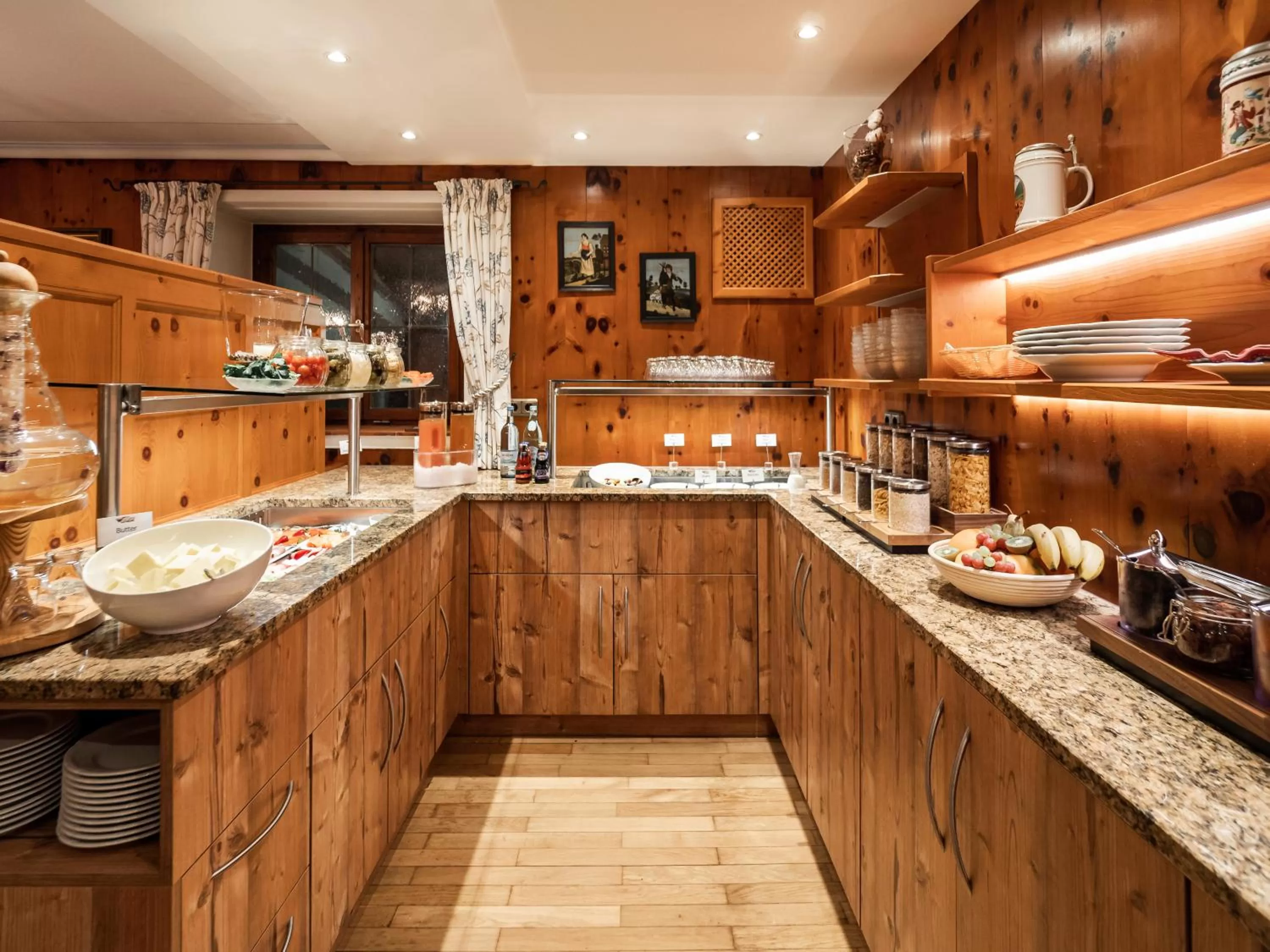 Restaurant/Places to Eat in Haus Daheim