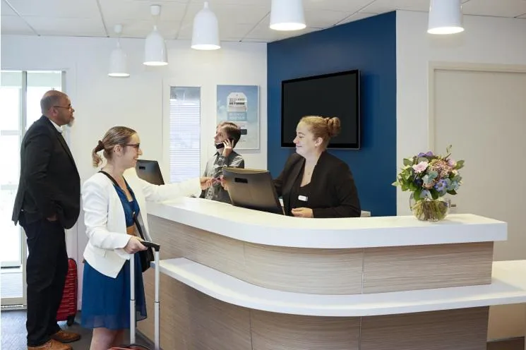 Staff in Kyriad Le Mans Est