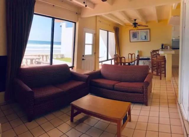 Living room in Quinta Pacifica Beachfront Villas