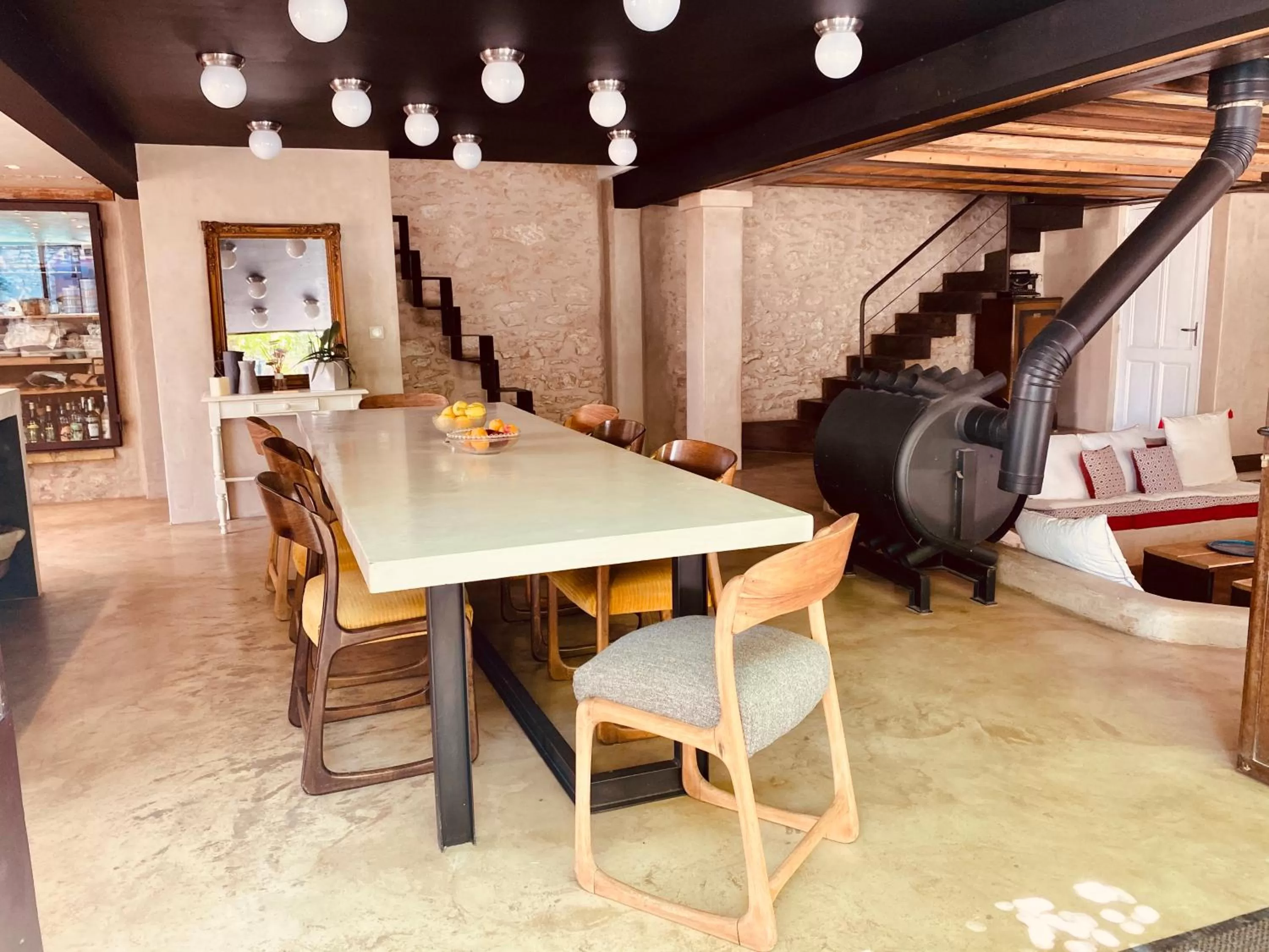 Dining area in M&S - Maison FÉRAUD