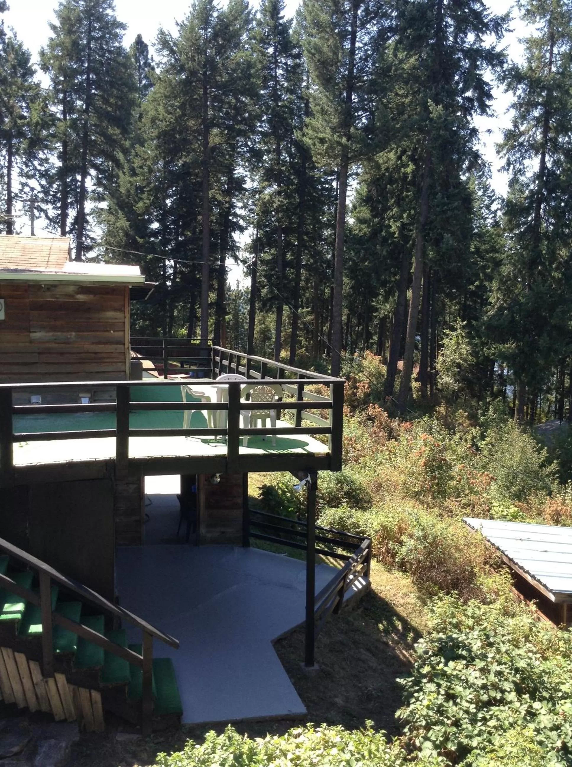 Area and facilities in Bennett Bay Inn