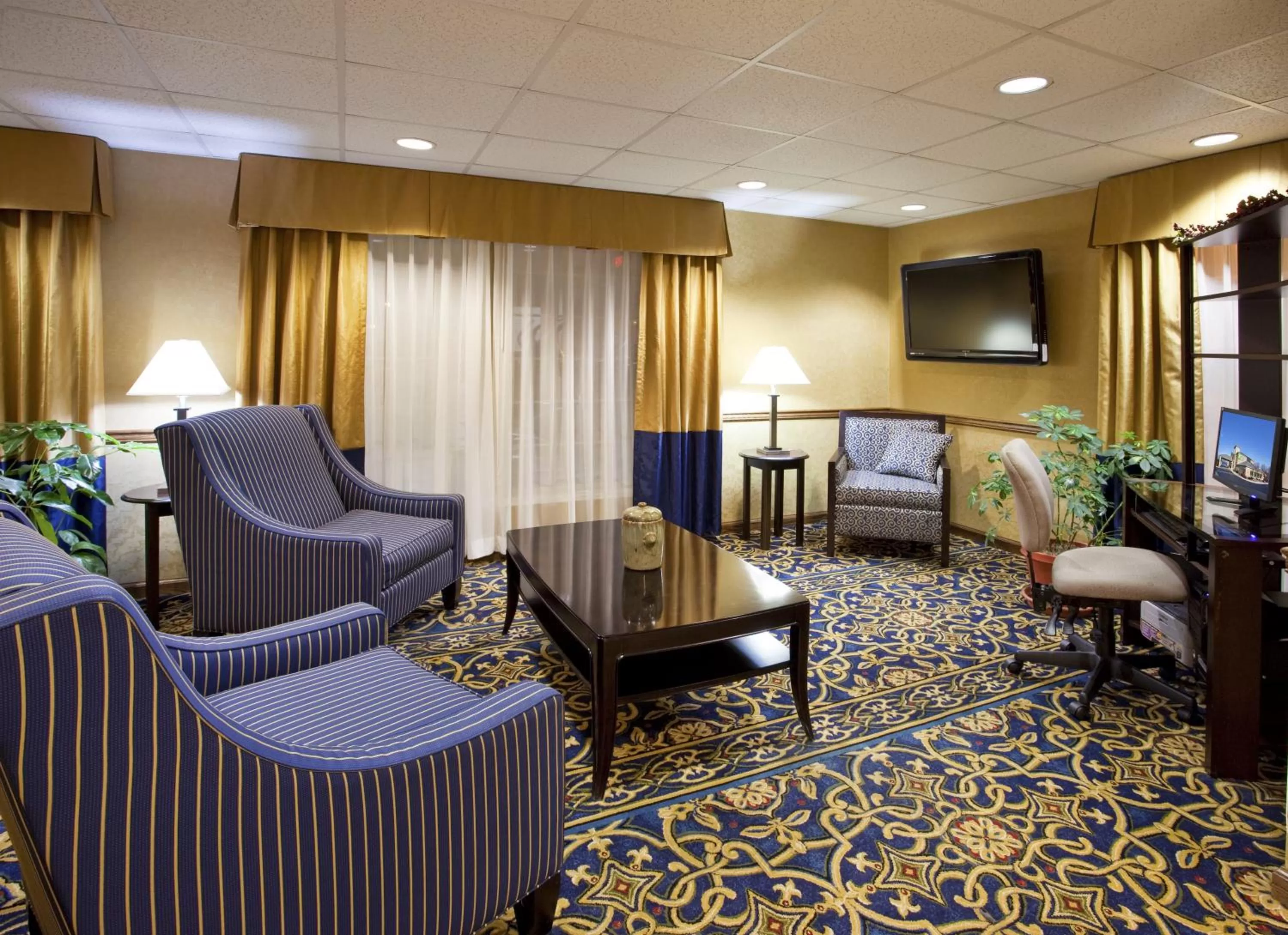 Property building in Holiday Inn Express Hotel & Suites Delaware-Columbus Area by IHG