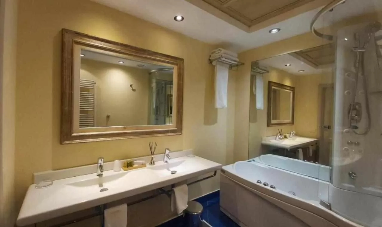 Tornabuoni La Petite Suite