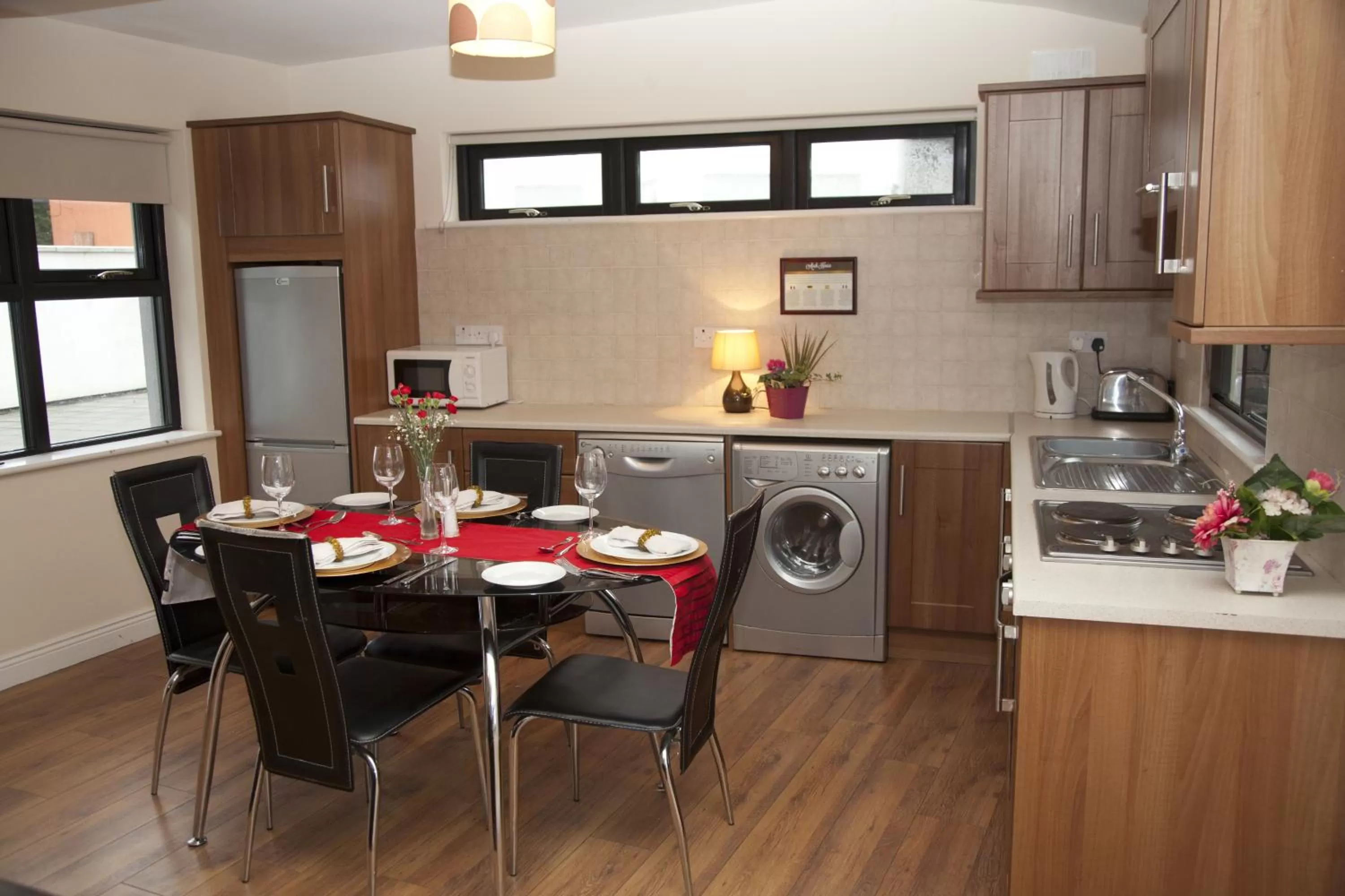 Kitchen or kitchenette in Arch House B&B & Apartments