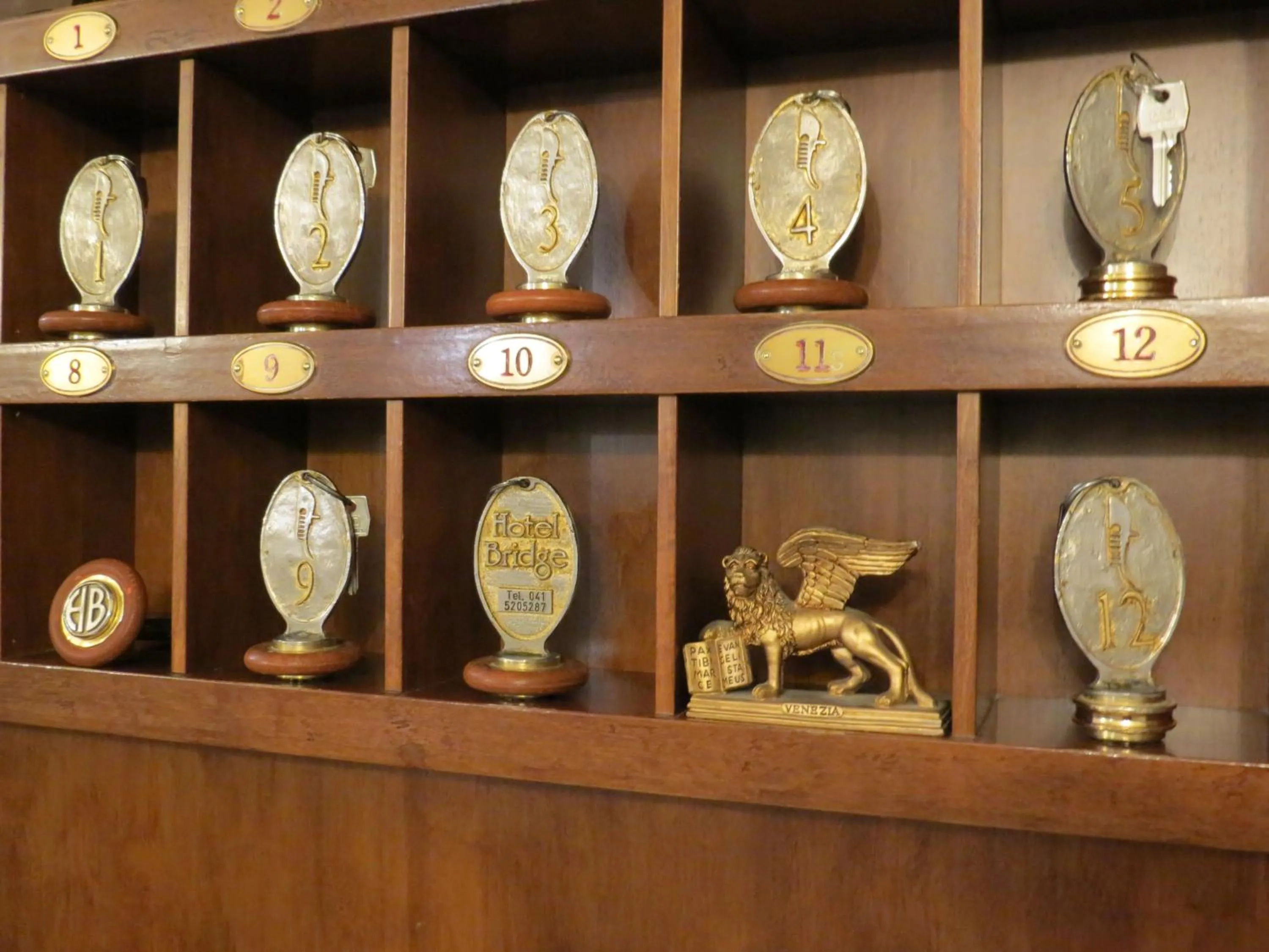 Property logo or sign in Hotel Bridge