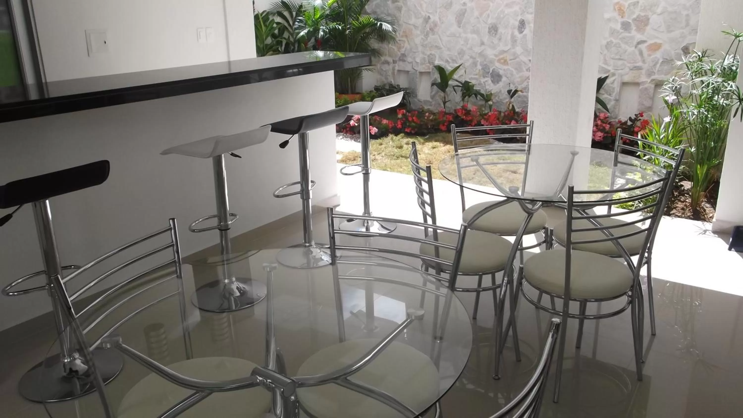 Restaurant/places to eat in Hotel Ipanema Meridian