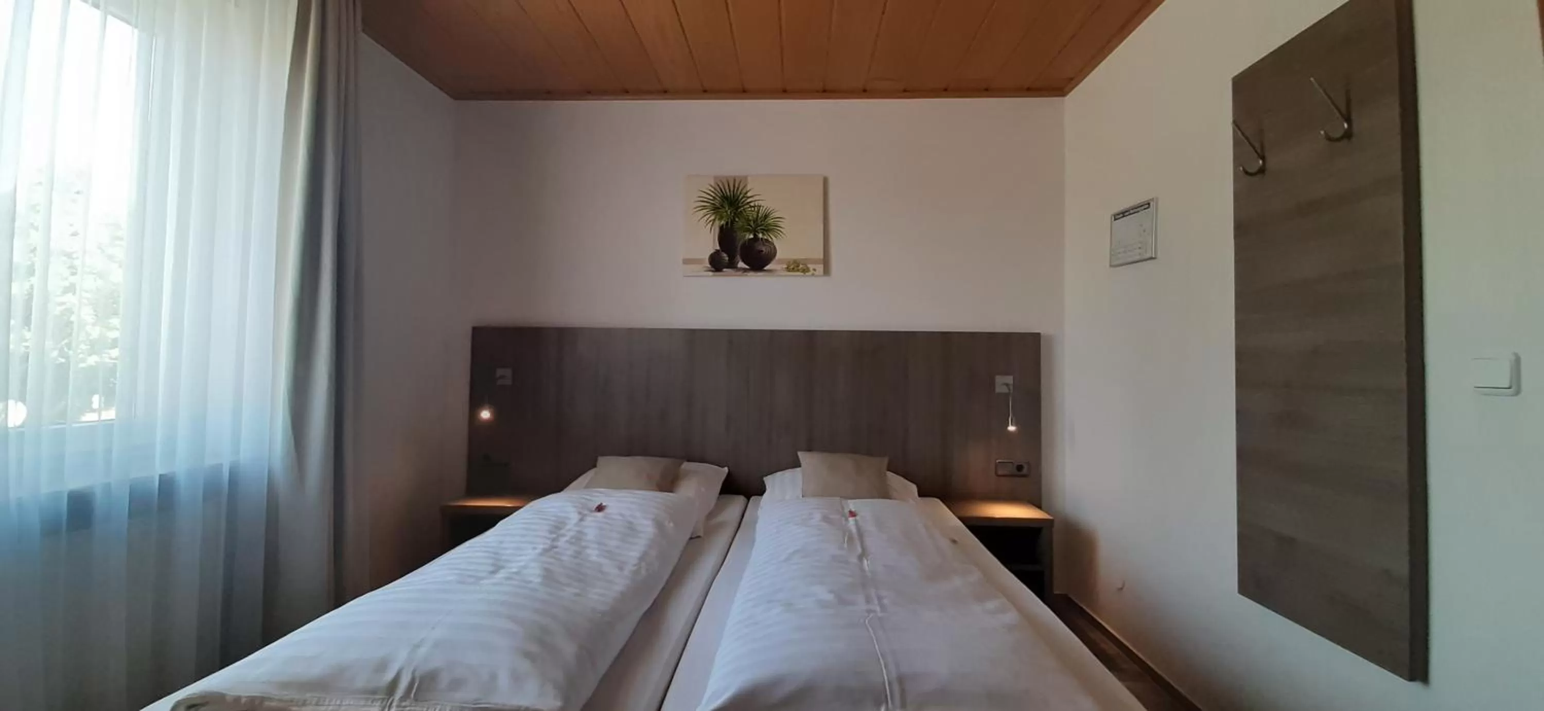 Photo of the whole room, Bed in Landgasthof Zur scharfen Ecke