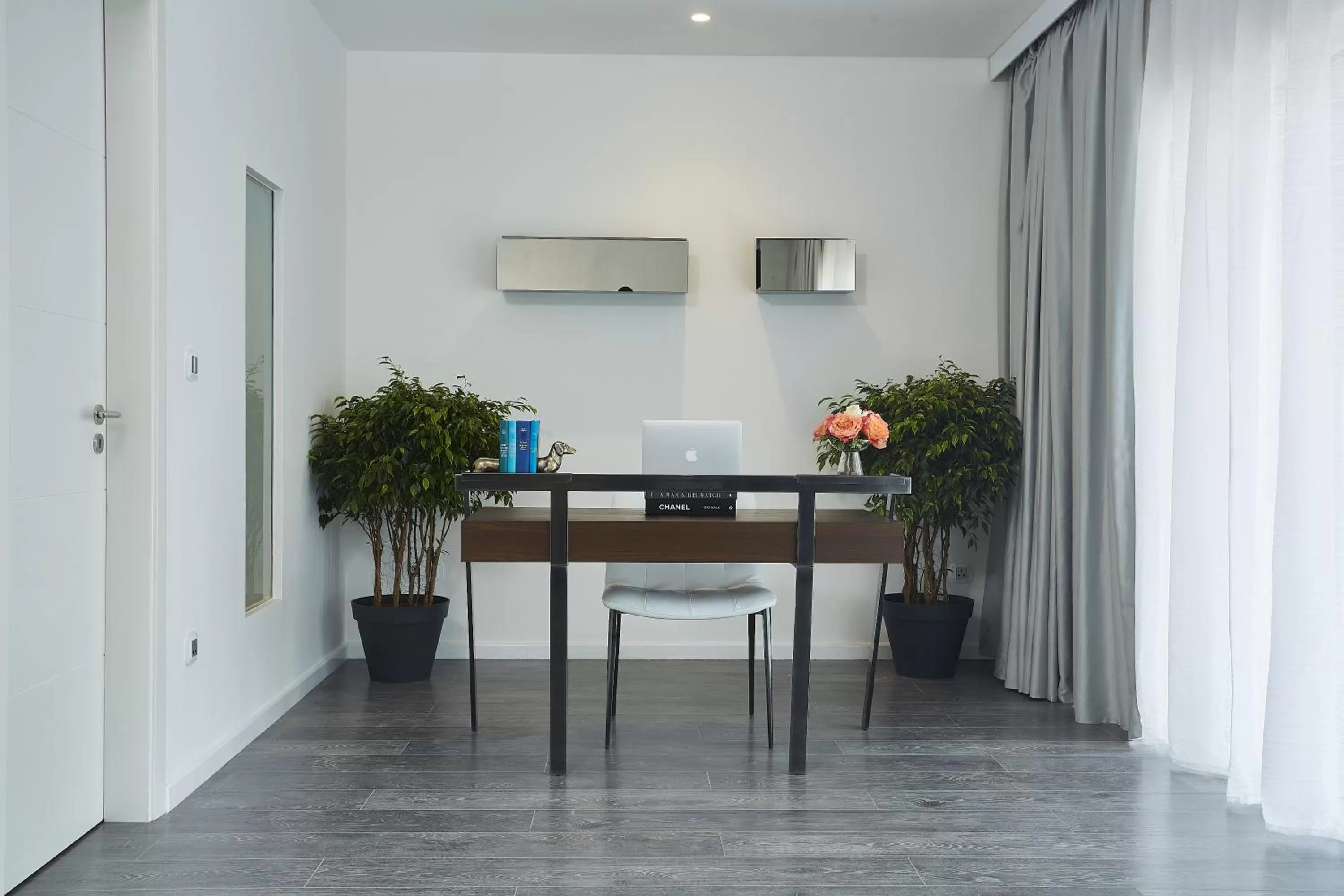 Text overlay in Kwarleyz Residence, Accra