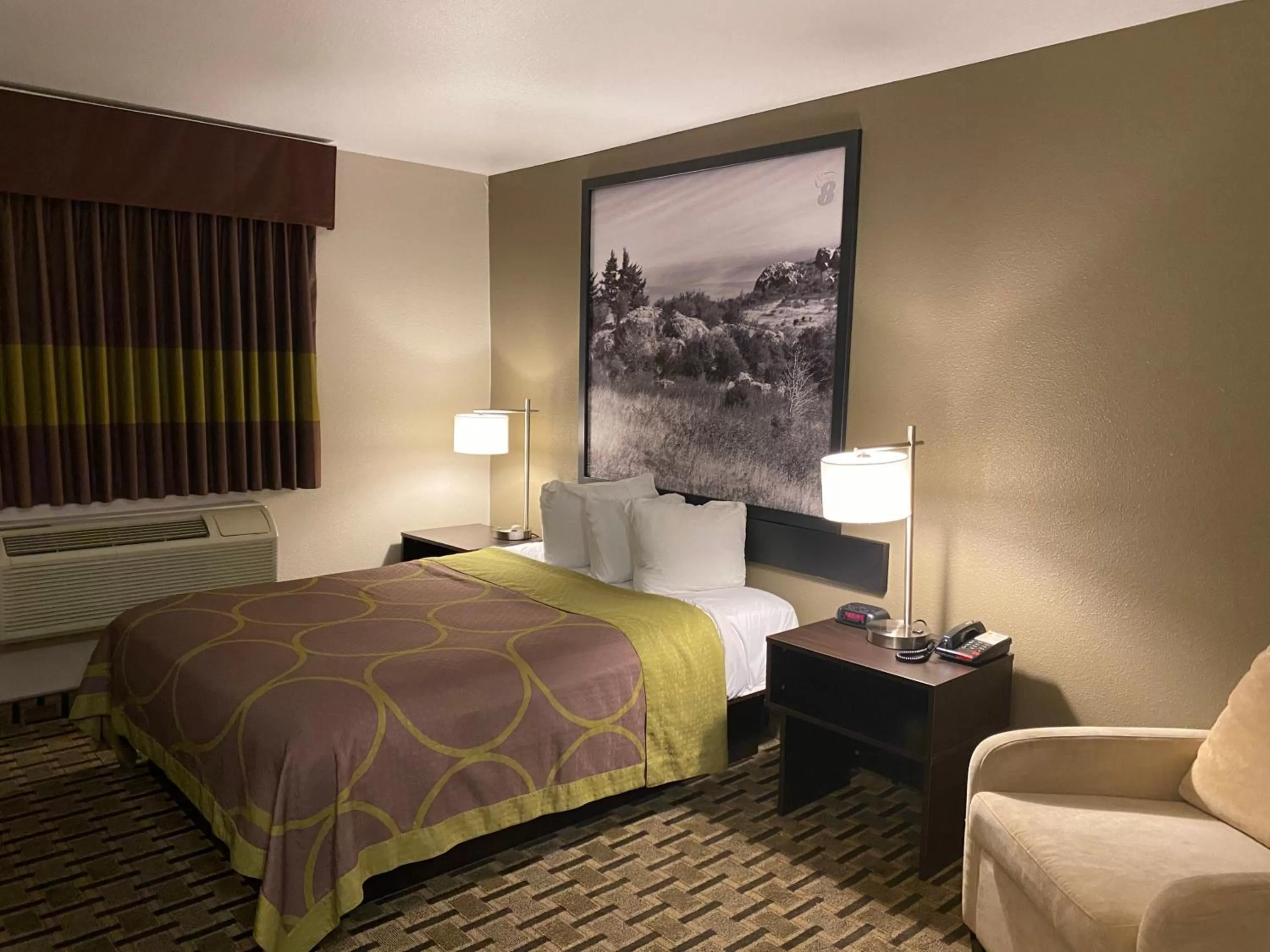 Bedroom, Bed in Super 8 by Wyndham Lynchburg VA