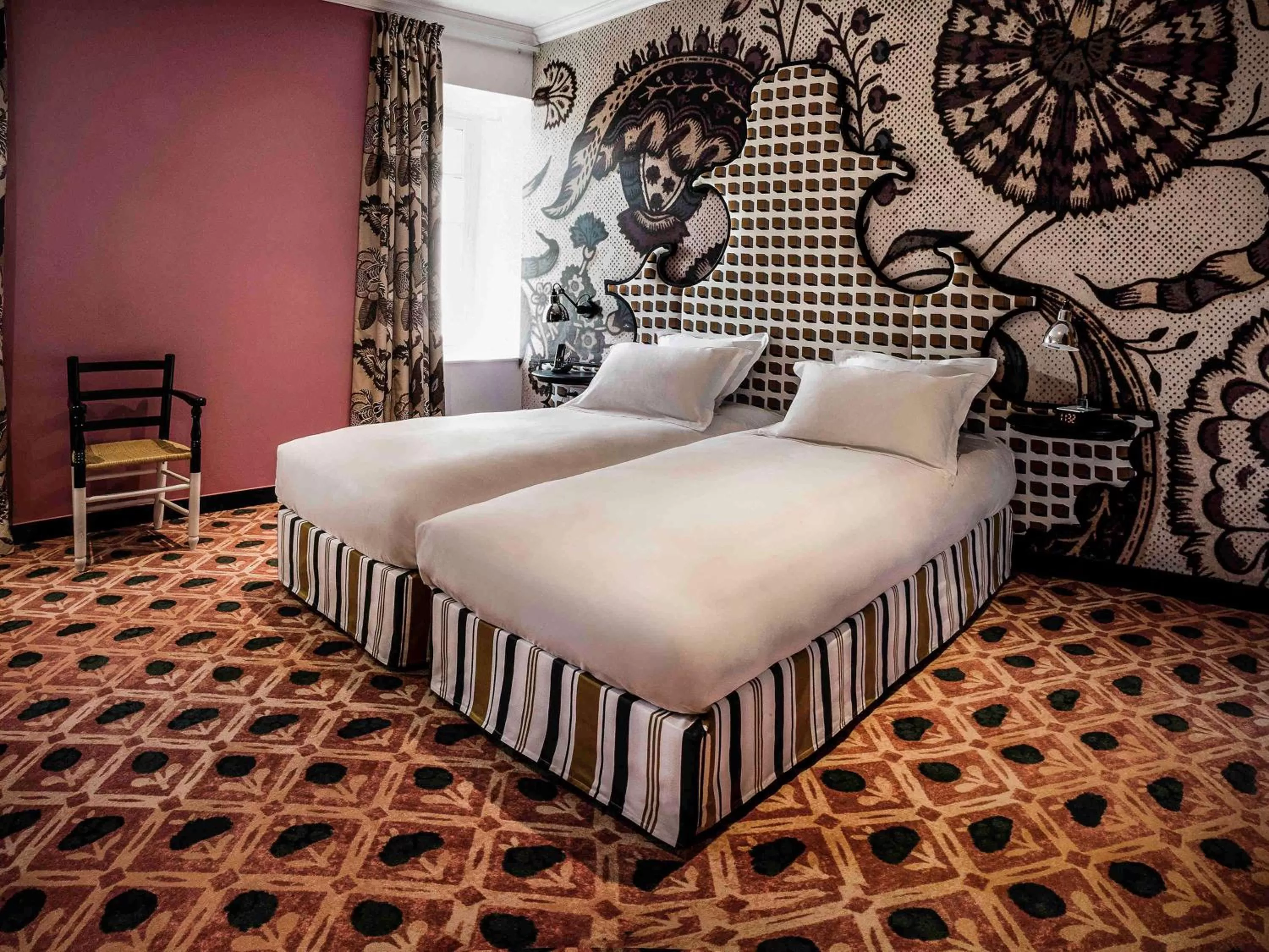 Photo of the whole room, Bed in Jules César Hotel & Spa Arles - MGallery Collection