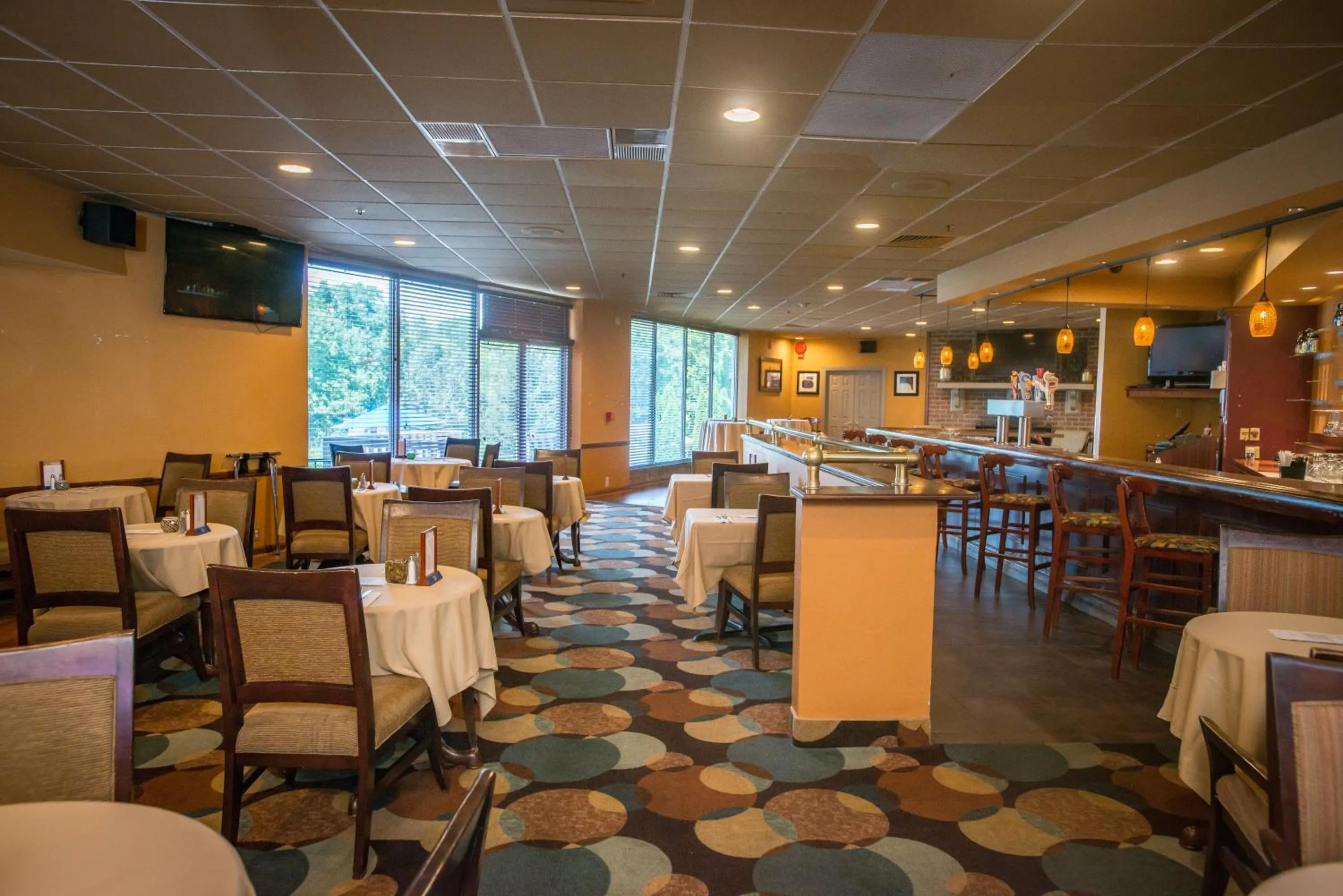 Restaurant/places to eat in Exton Hotel and Conference Center