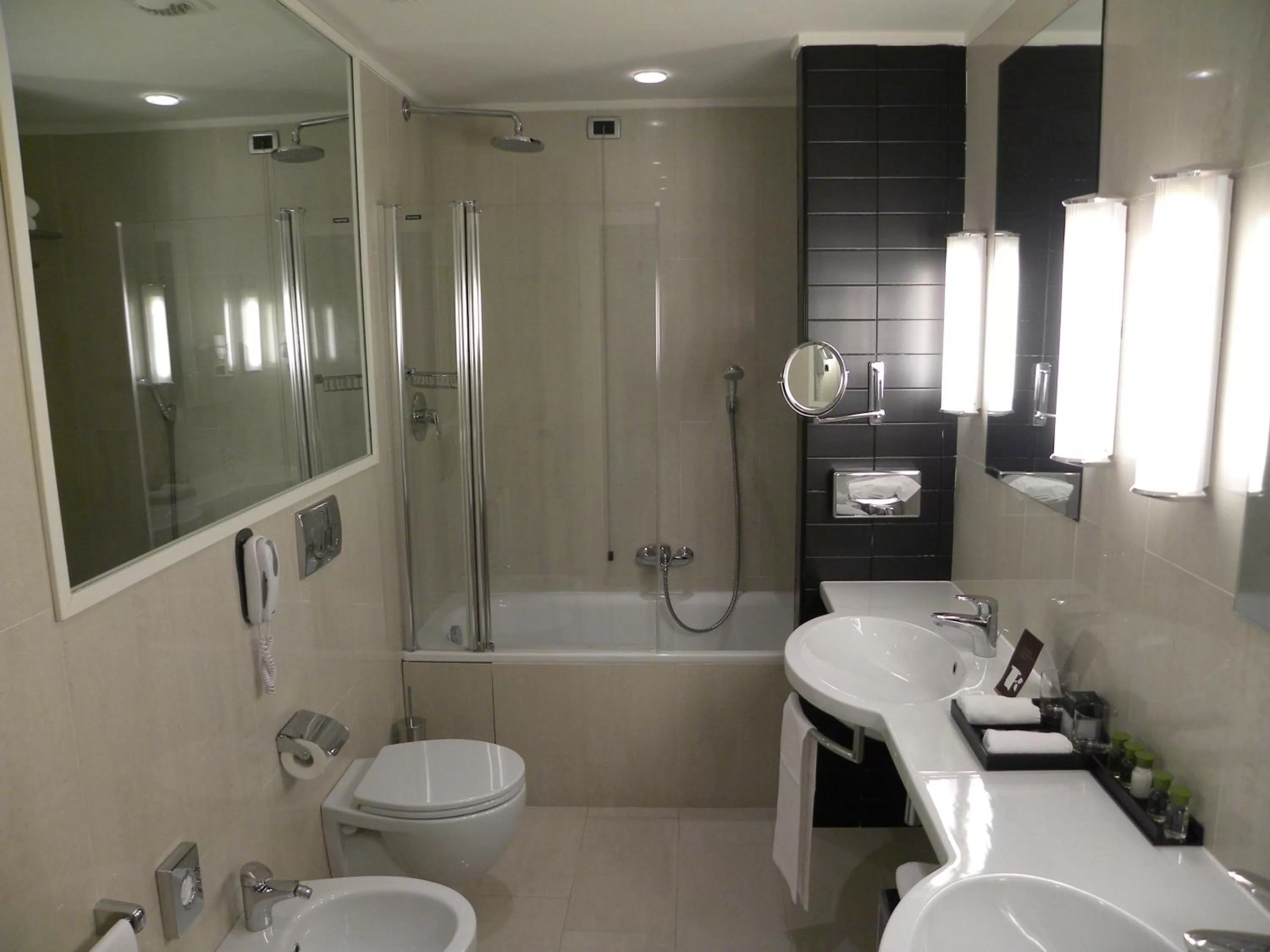 Bathroom in Palazzo Caracciolo Naples