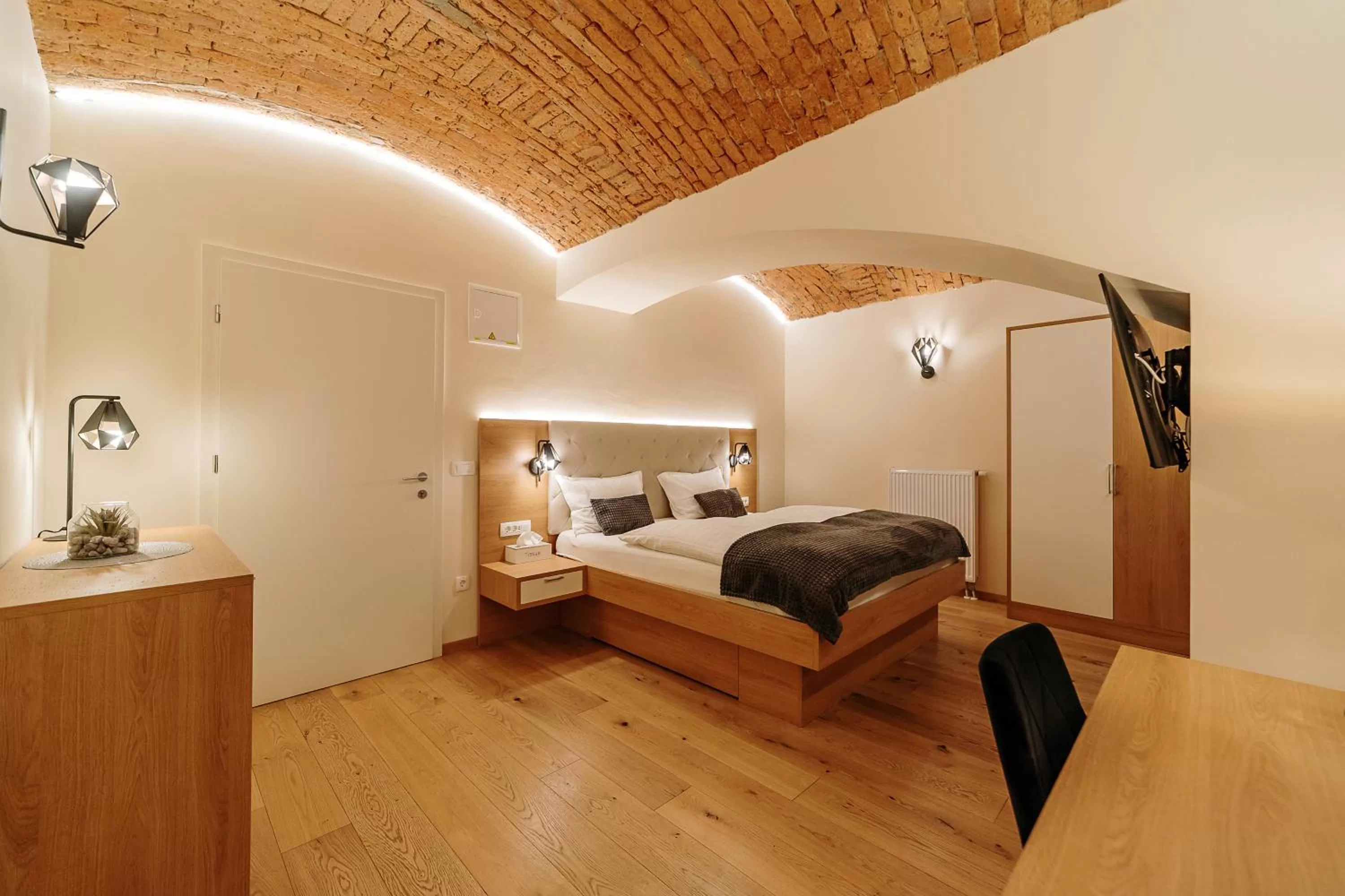 oven, Bed in Operna klet Ljubljana