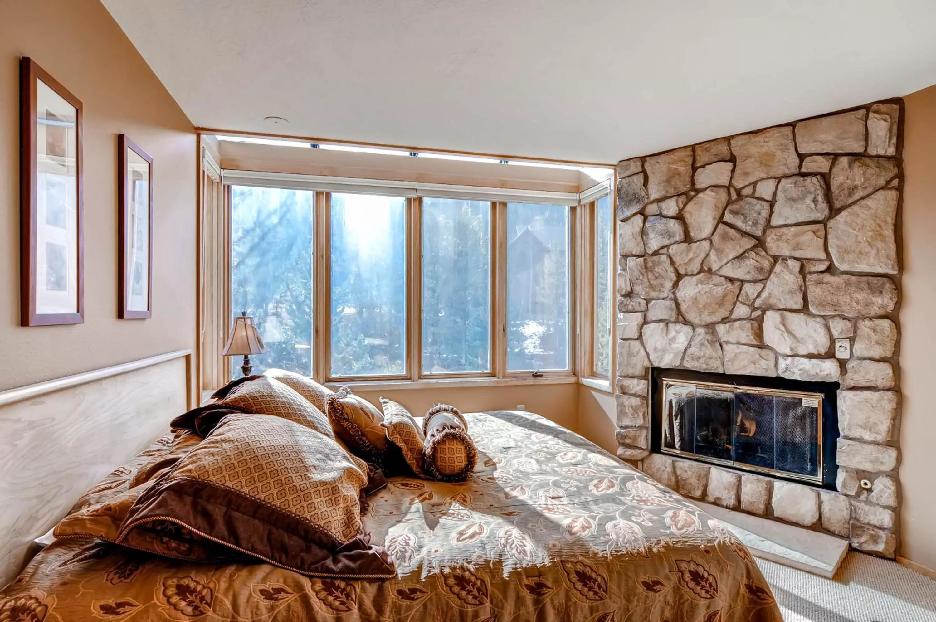 Bed in Lakeside Village by Vail Resorts