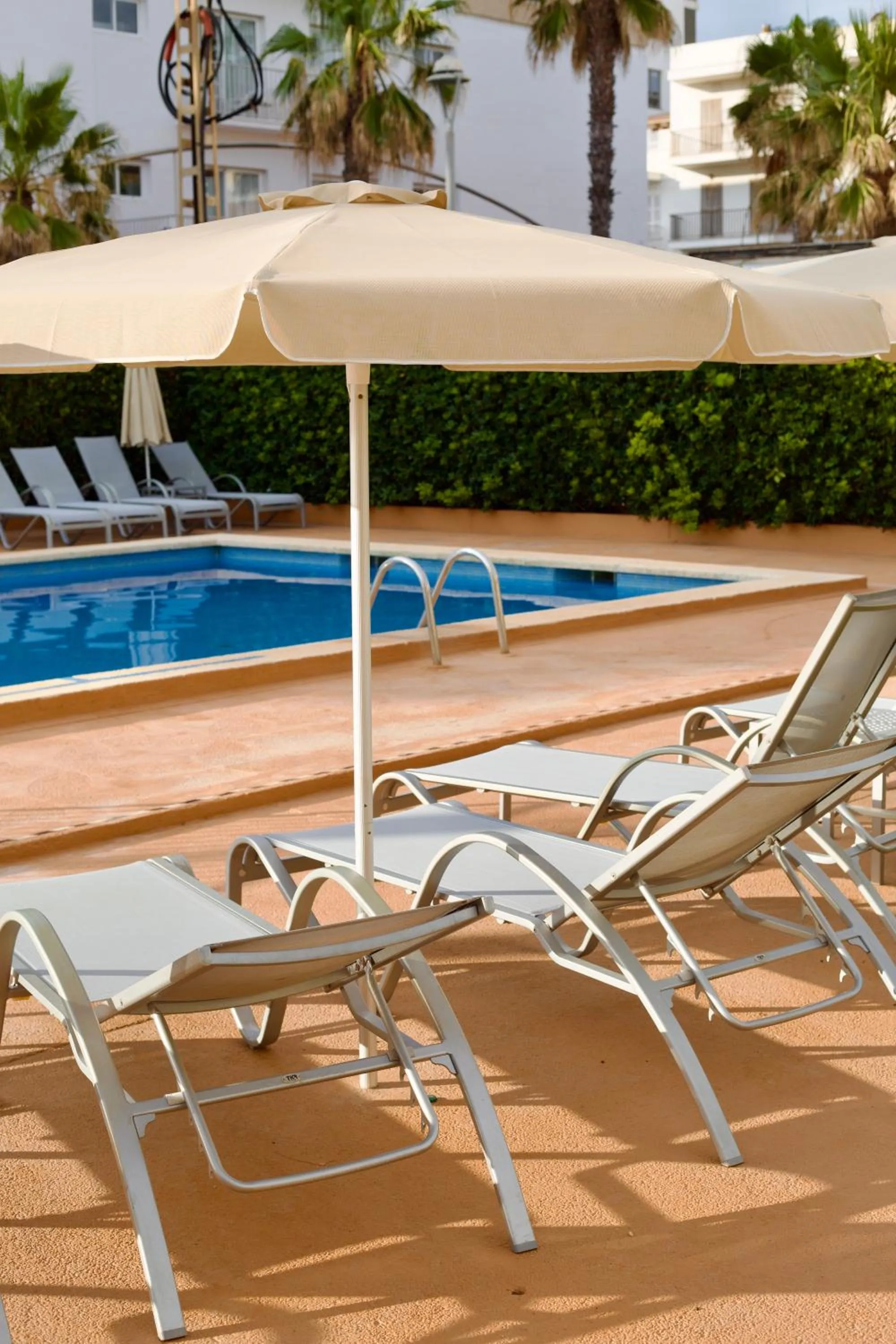 Swimming pool in JS Horitzó