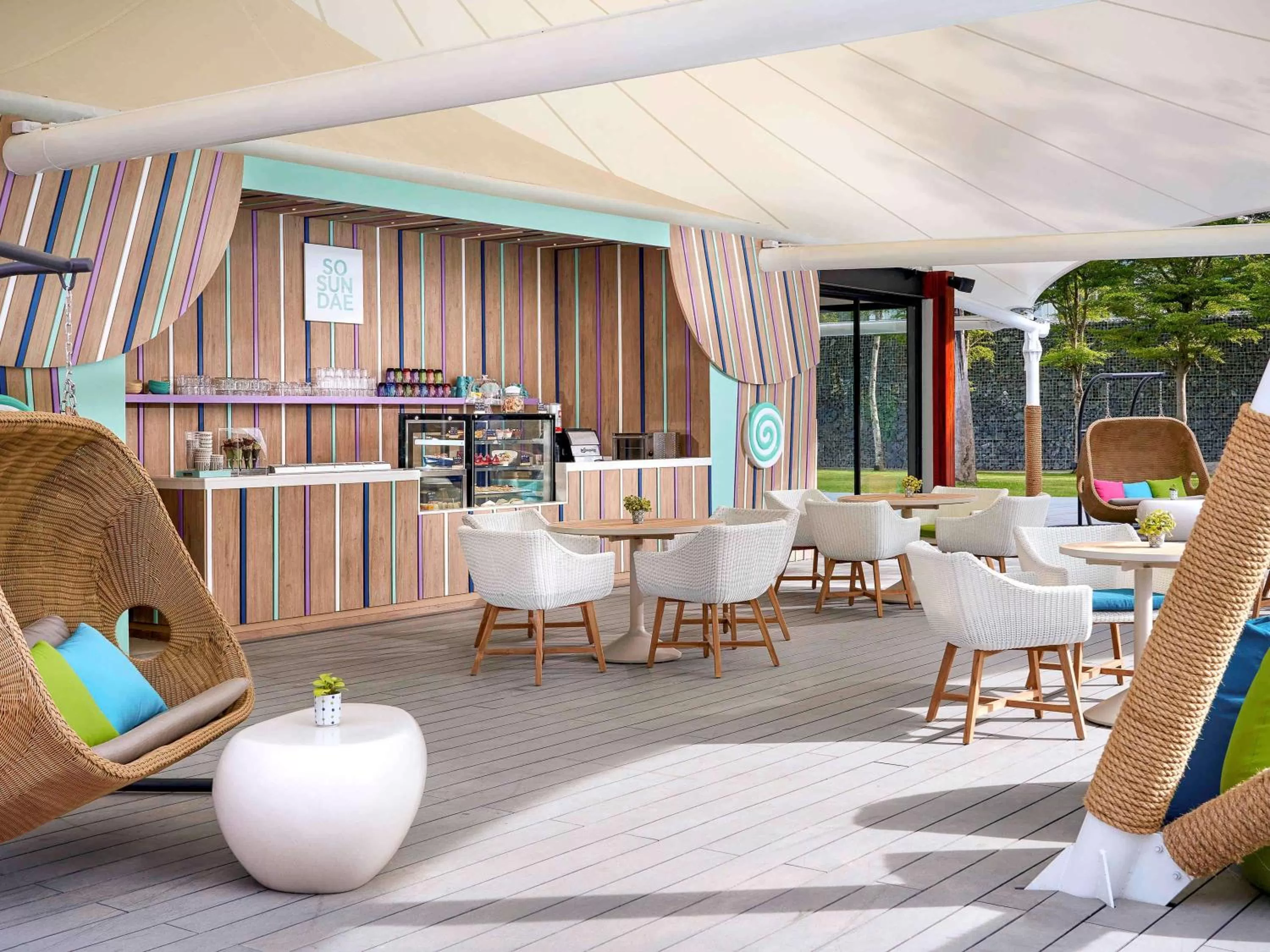 Lounge or bar in SO/ Sofitel Hua Hin