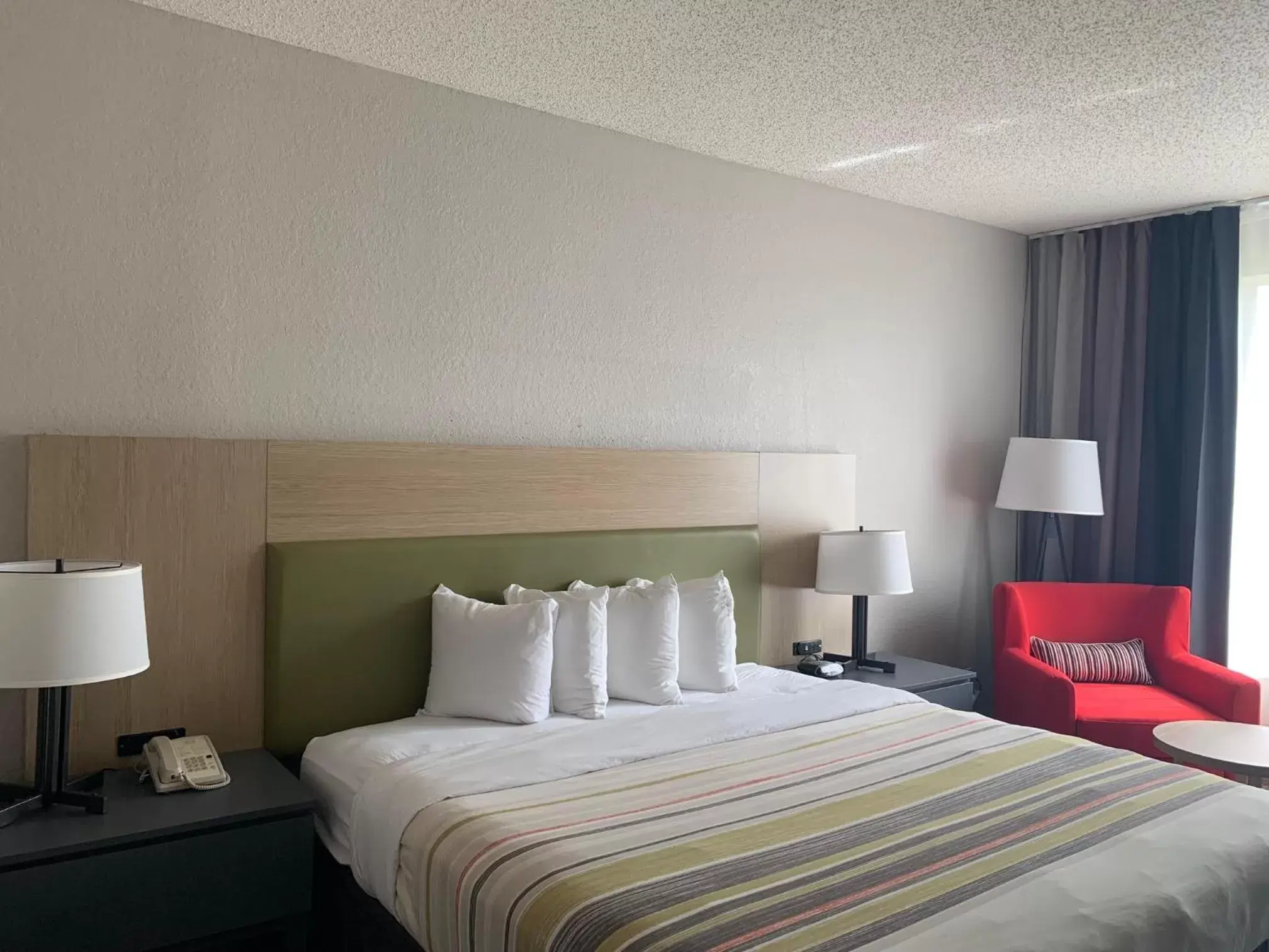 King Room - Disability Access in Sonesta Essential IAH Airport JFK Boulevard - Newly Renovated King Room - Disability Access in Sonesta Essential IAH Airport JFK Boulevard - Newly Renovated