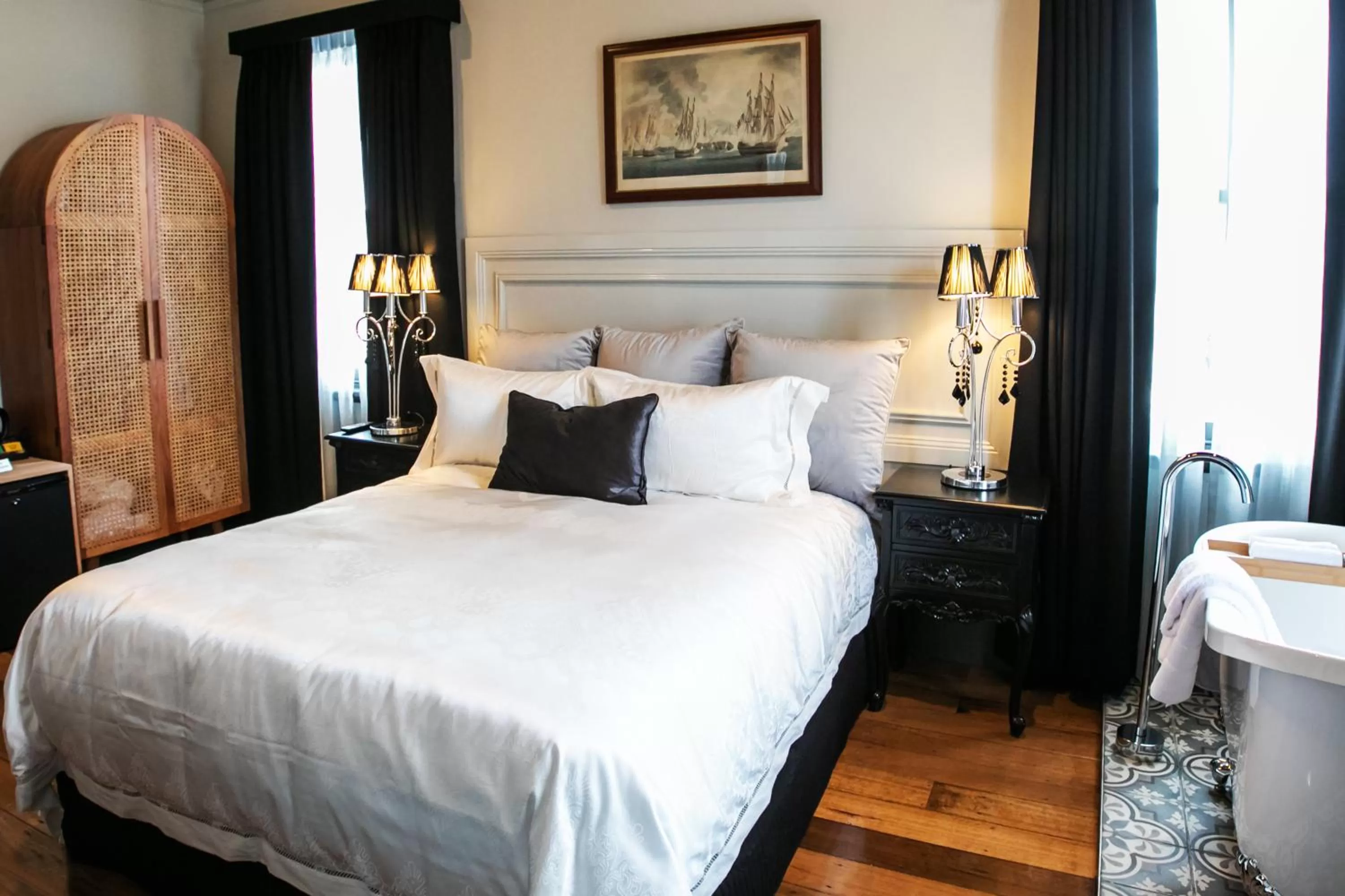 Bed in Hotel Australasia