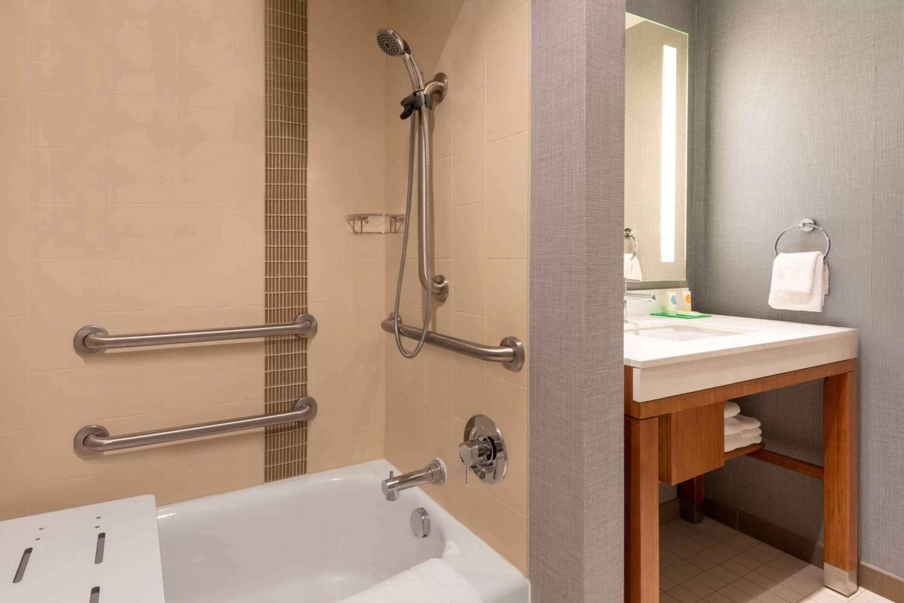 Bathroom in Hyatt Place Detroit/Royal Oak