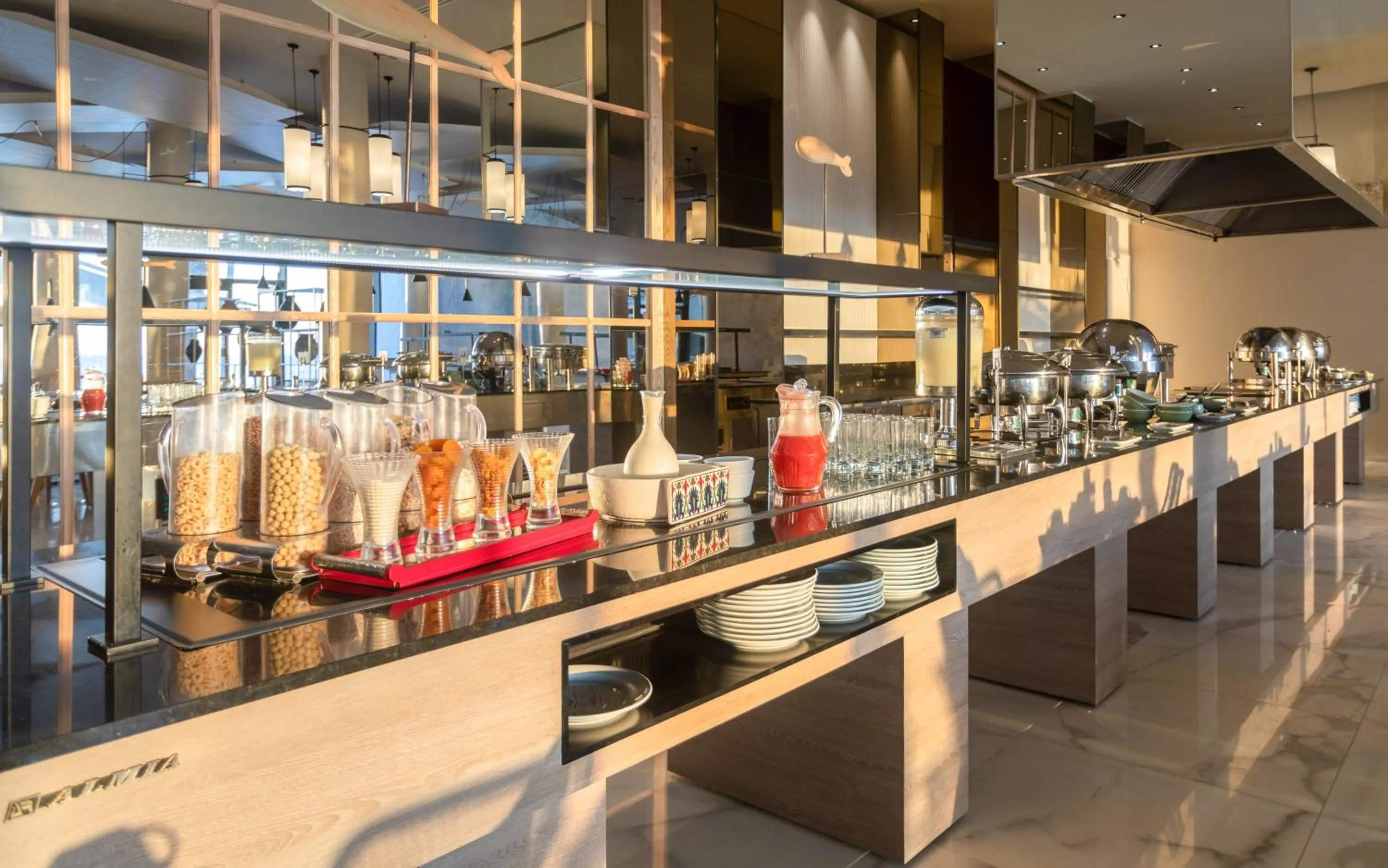 Restaurant/places to eat in Mövenpick Hotel Gammarth Tunis